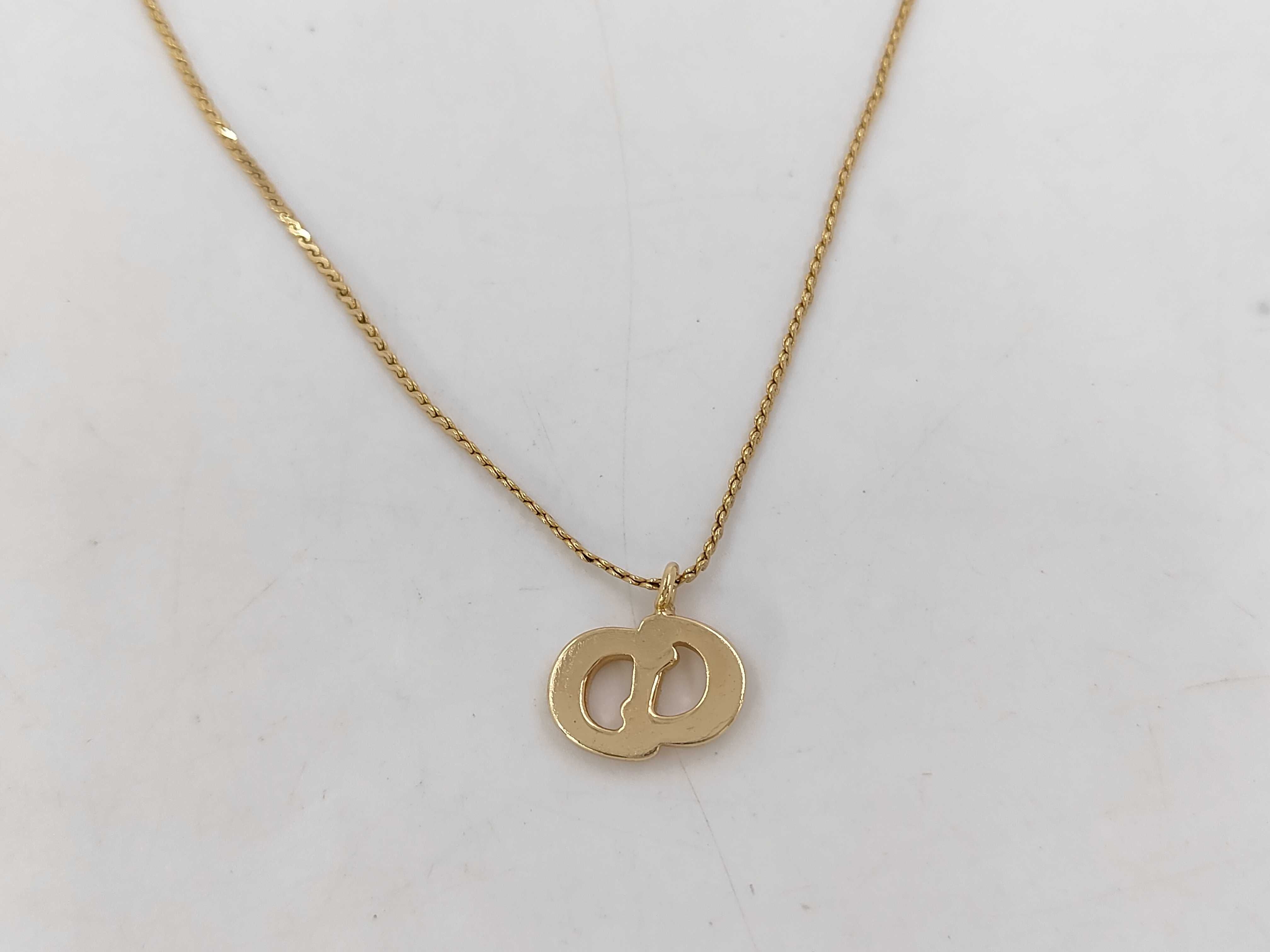 necklace — view 2