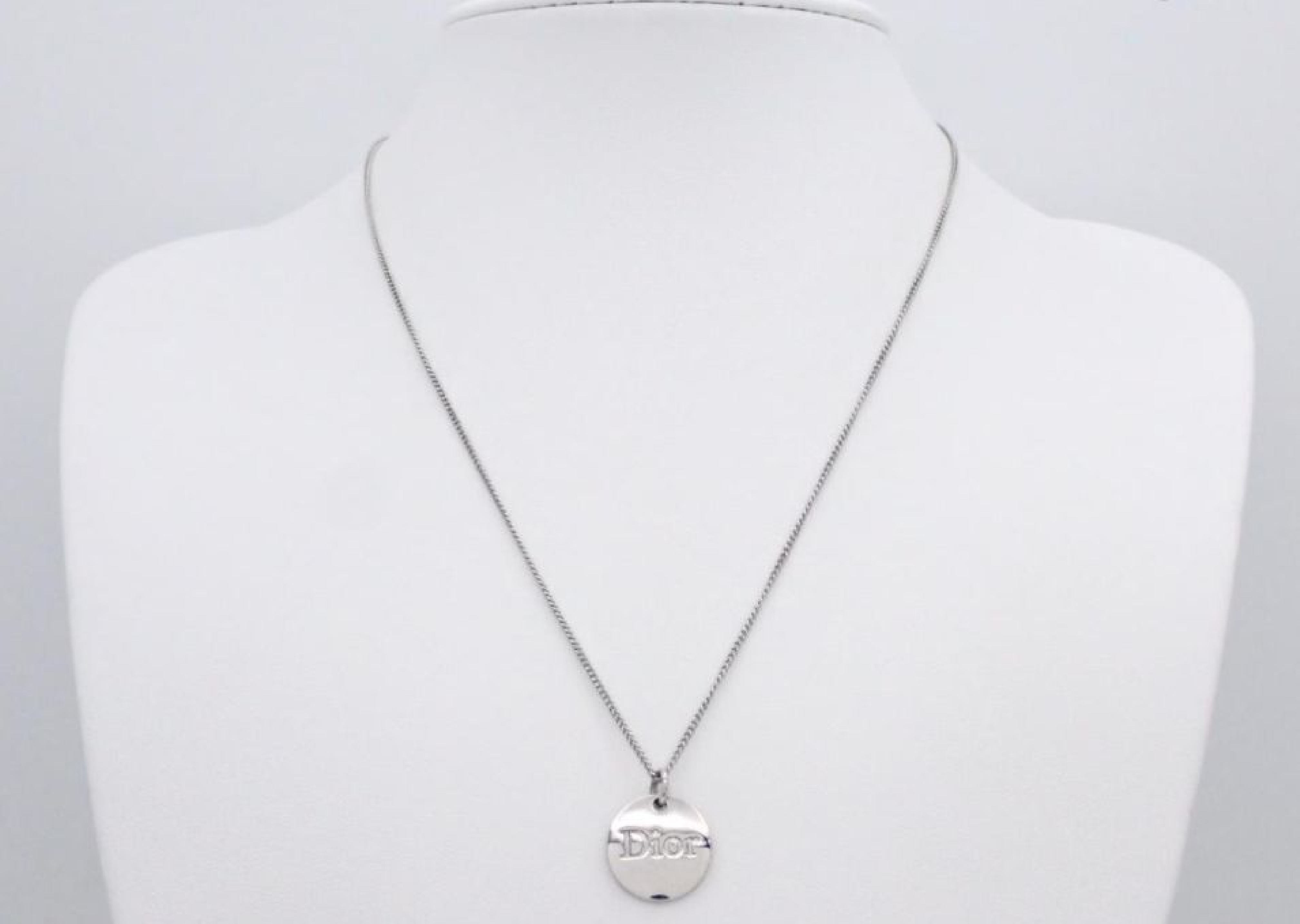necklace pendant, chain approximately 45cm. — view 2