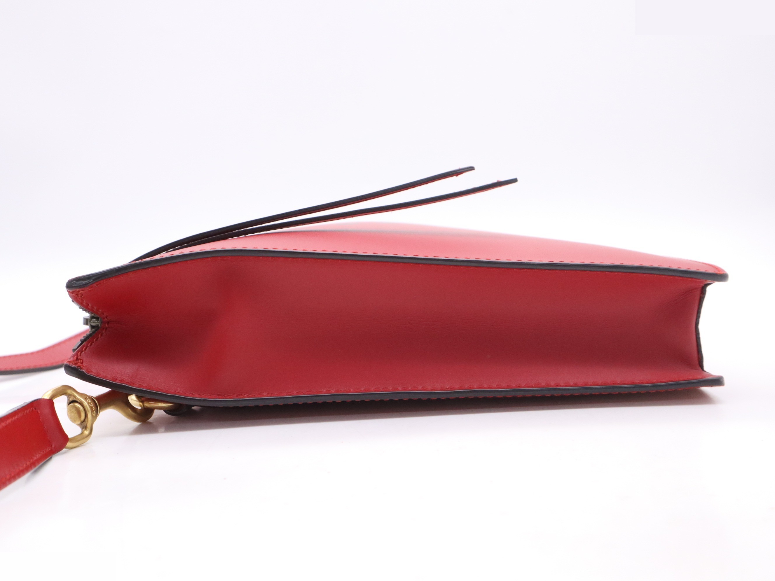 Leather Gucci Ghost shoulder bag, red, with shoulder strap. — view 3