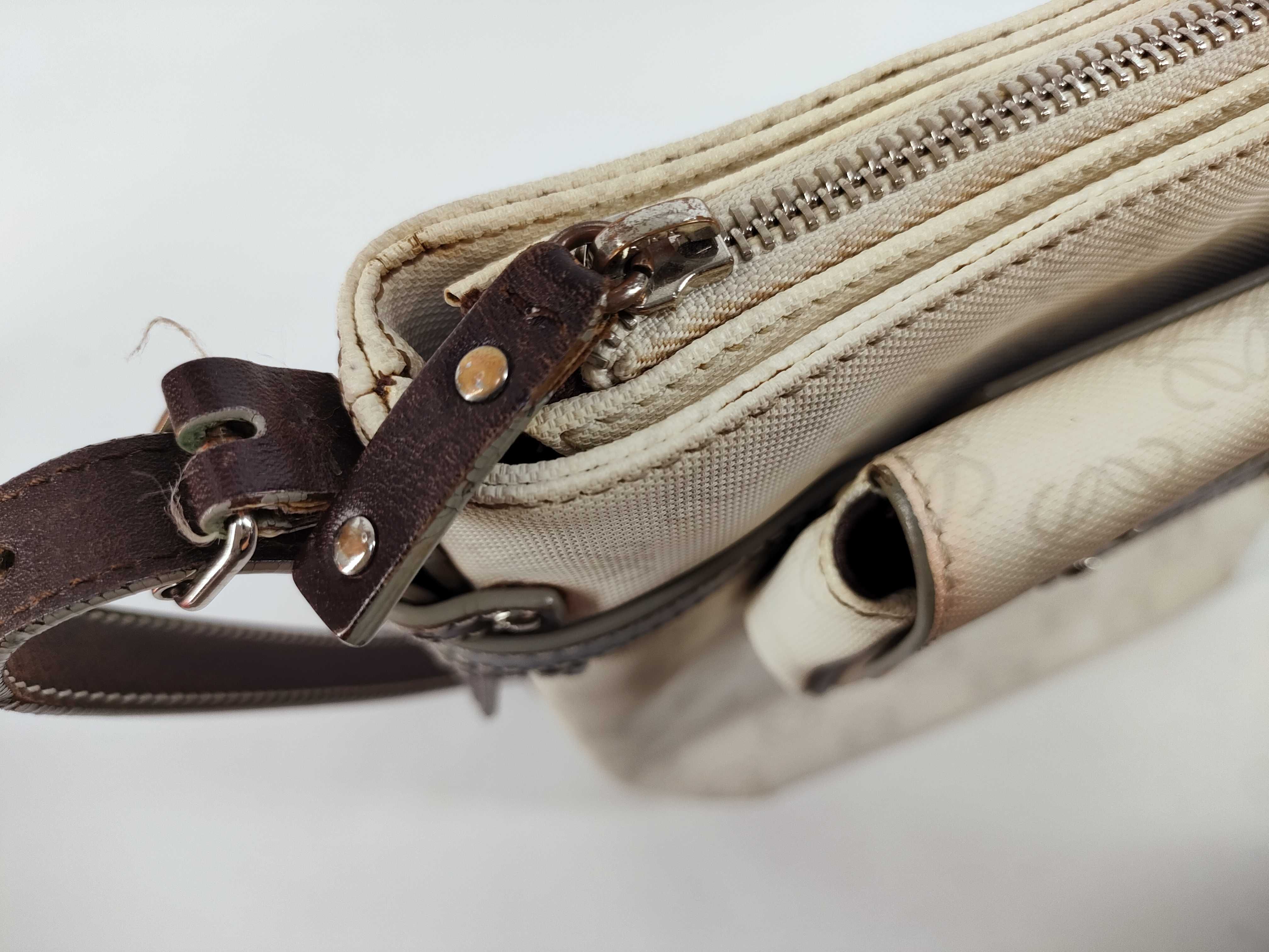 Repeat Anagram Shoulder Bag Leather Shoulder Bag — view 9