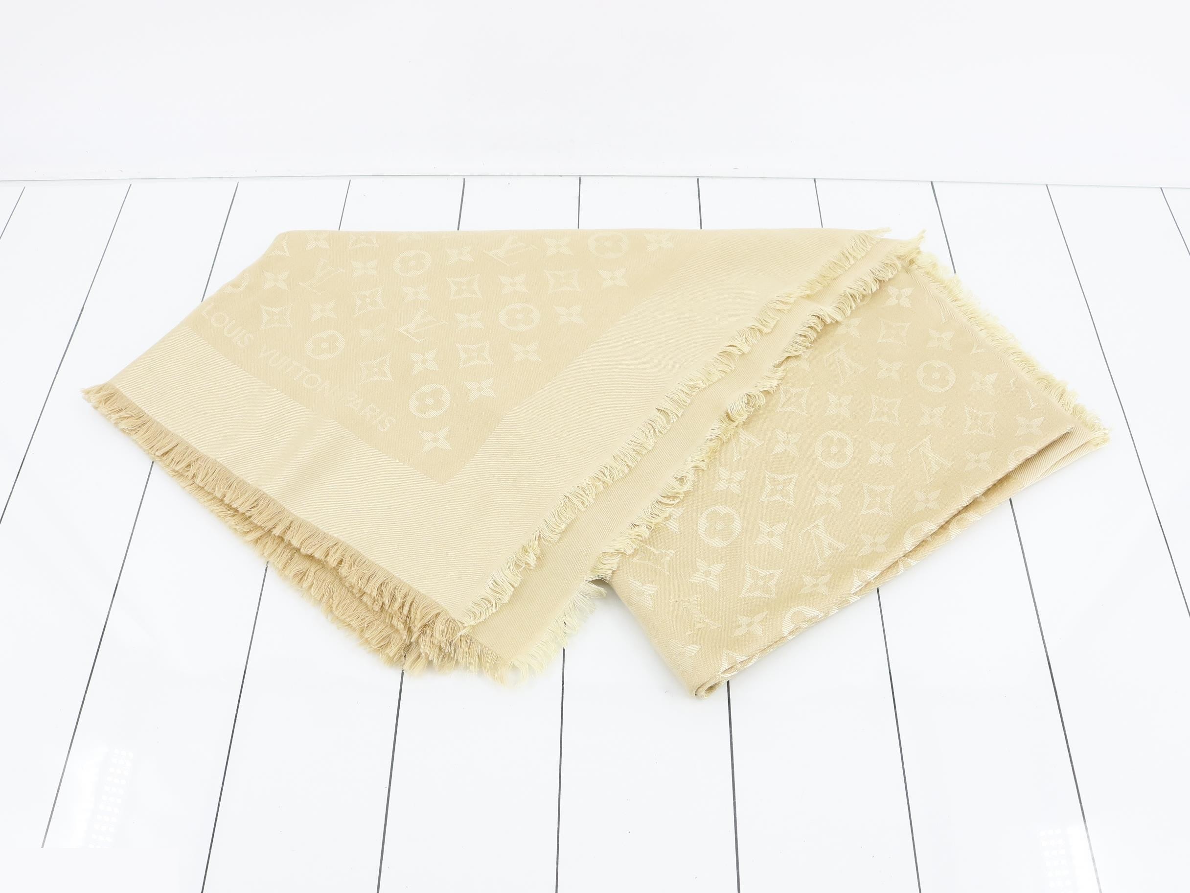 402336 LV Shawl — view 2