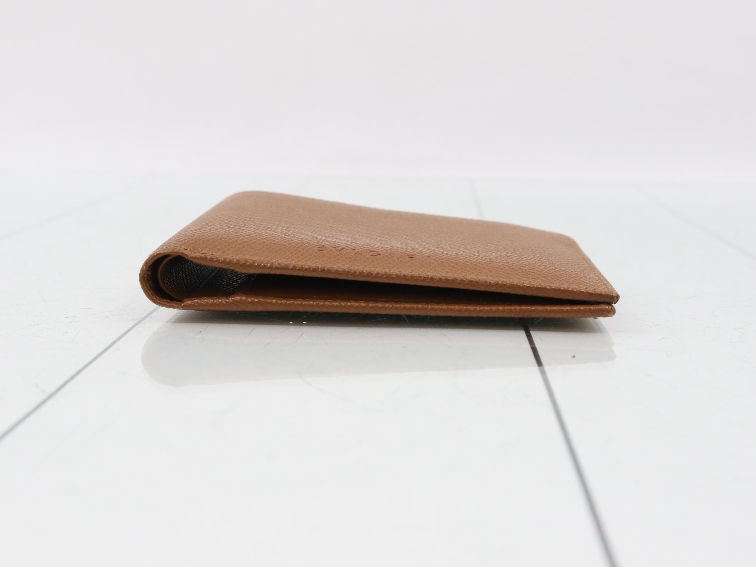 Other lines: Bags and bi-fold wallets, brown. — view 3
