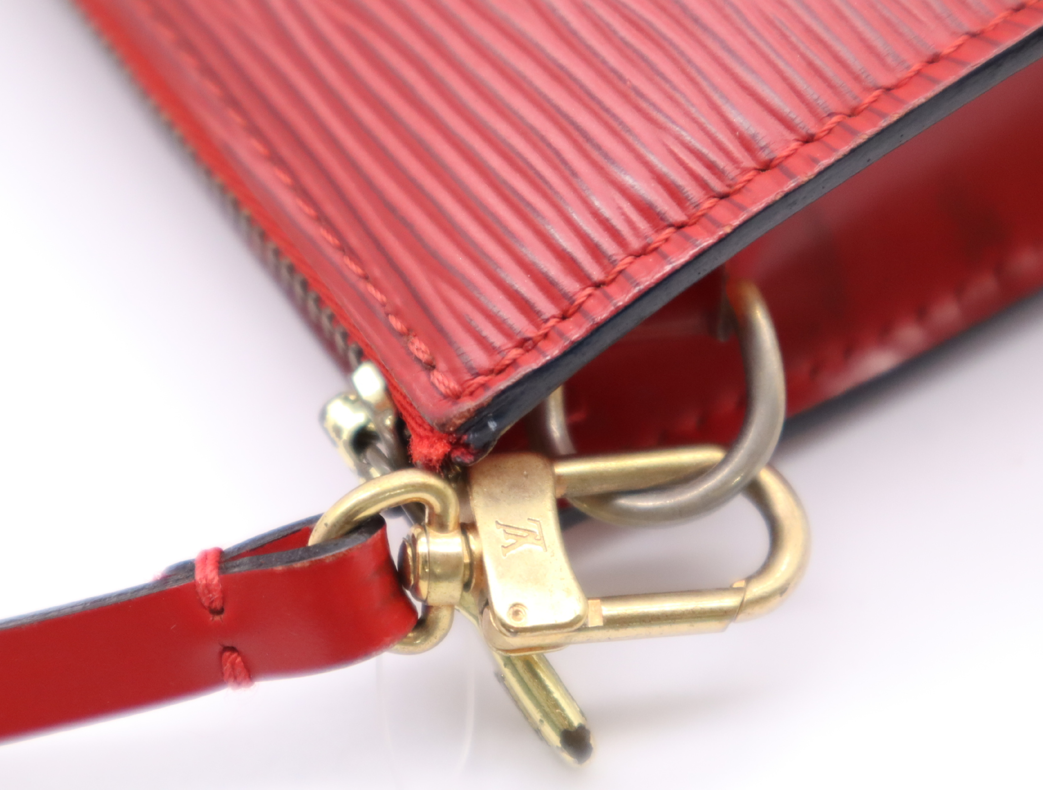 M52947 Epi Pochette Accessoires Castilian Red Pouch — view 9