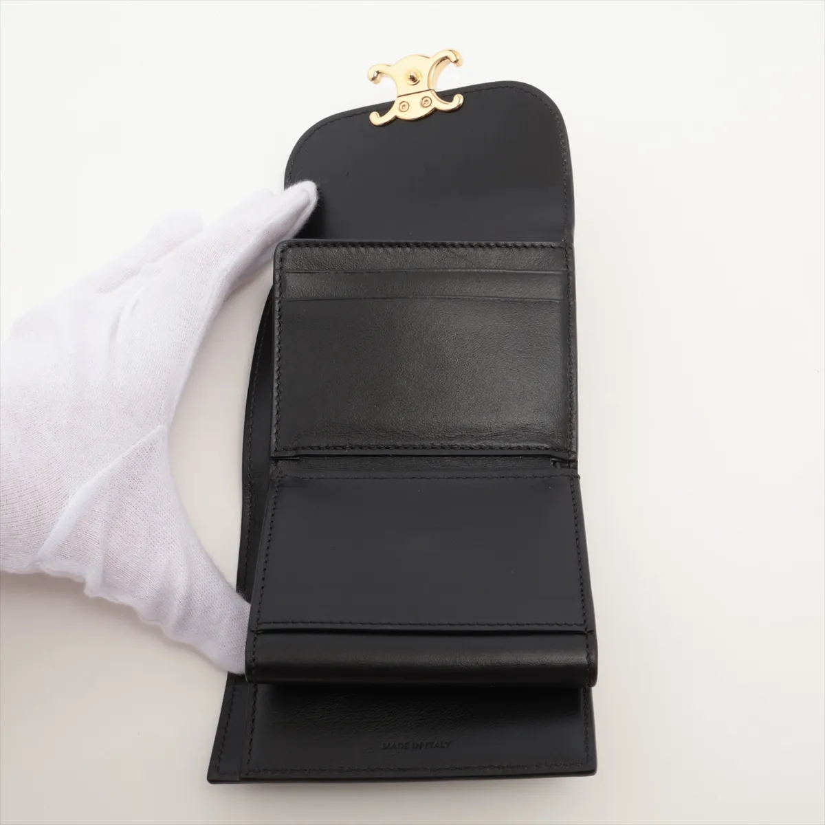 Triomphe Small Flap Wallet Leather Compact Wallet Black — view 5