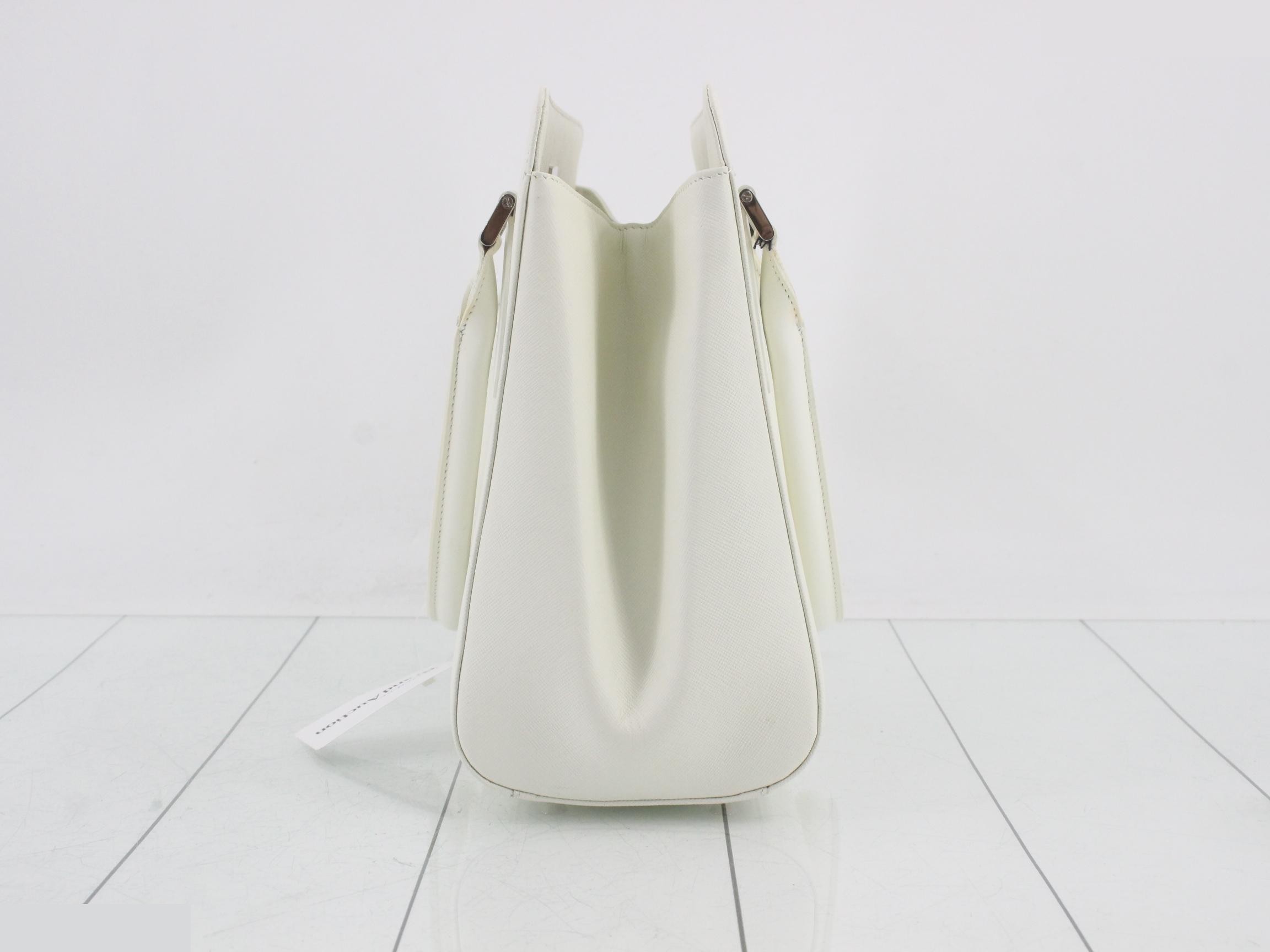 handbag — view 4