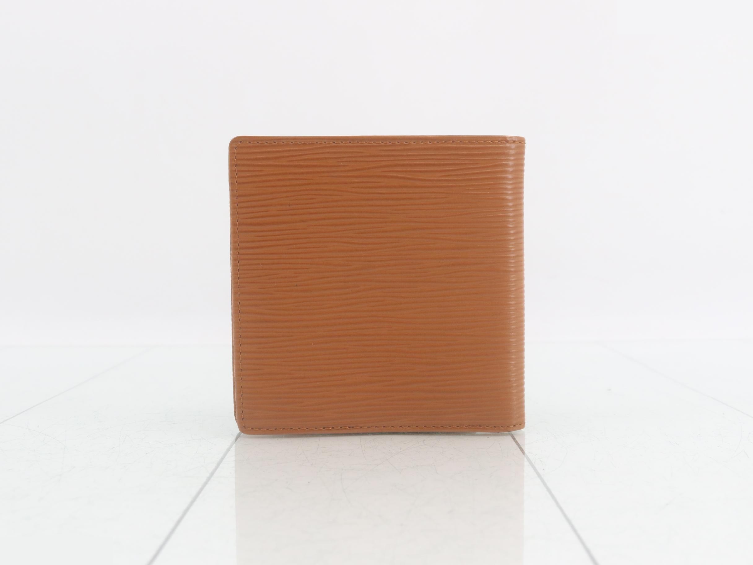wallet — view 2