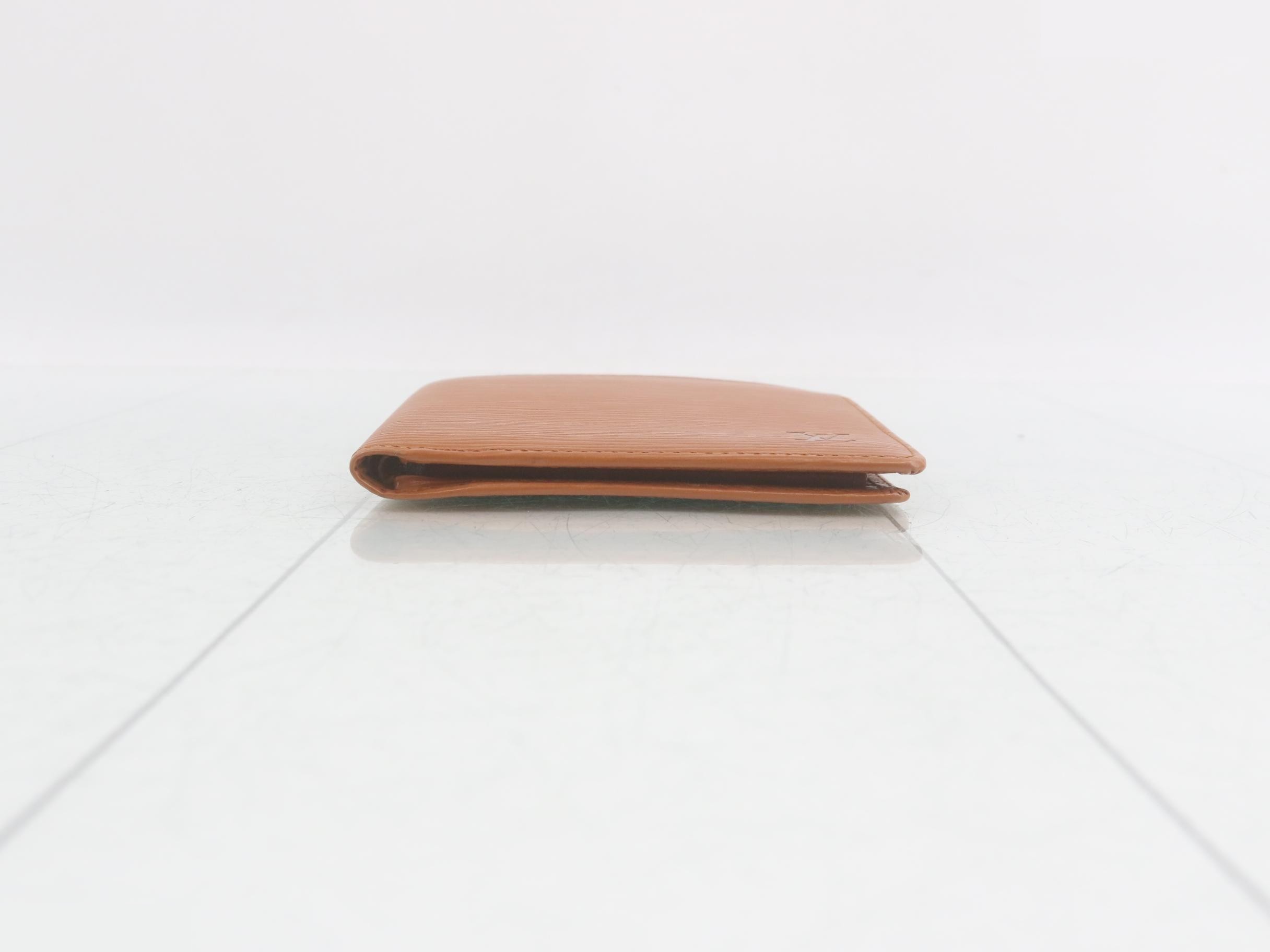 wallet — view 3