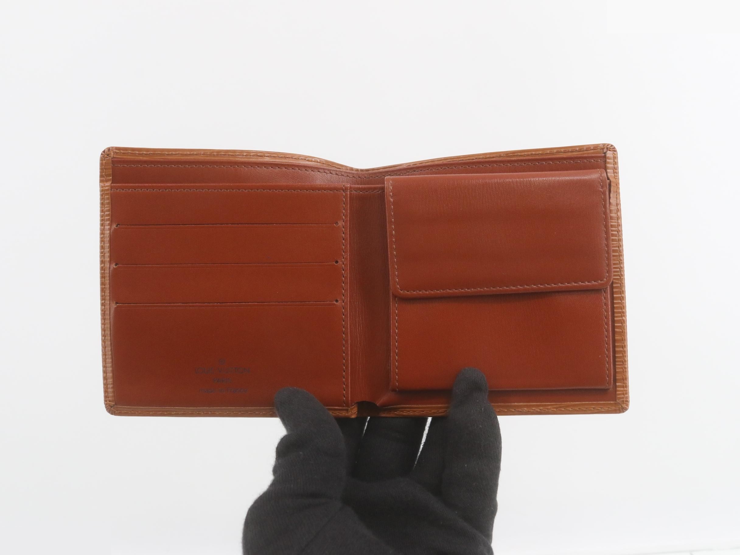wallet — view 4