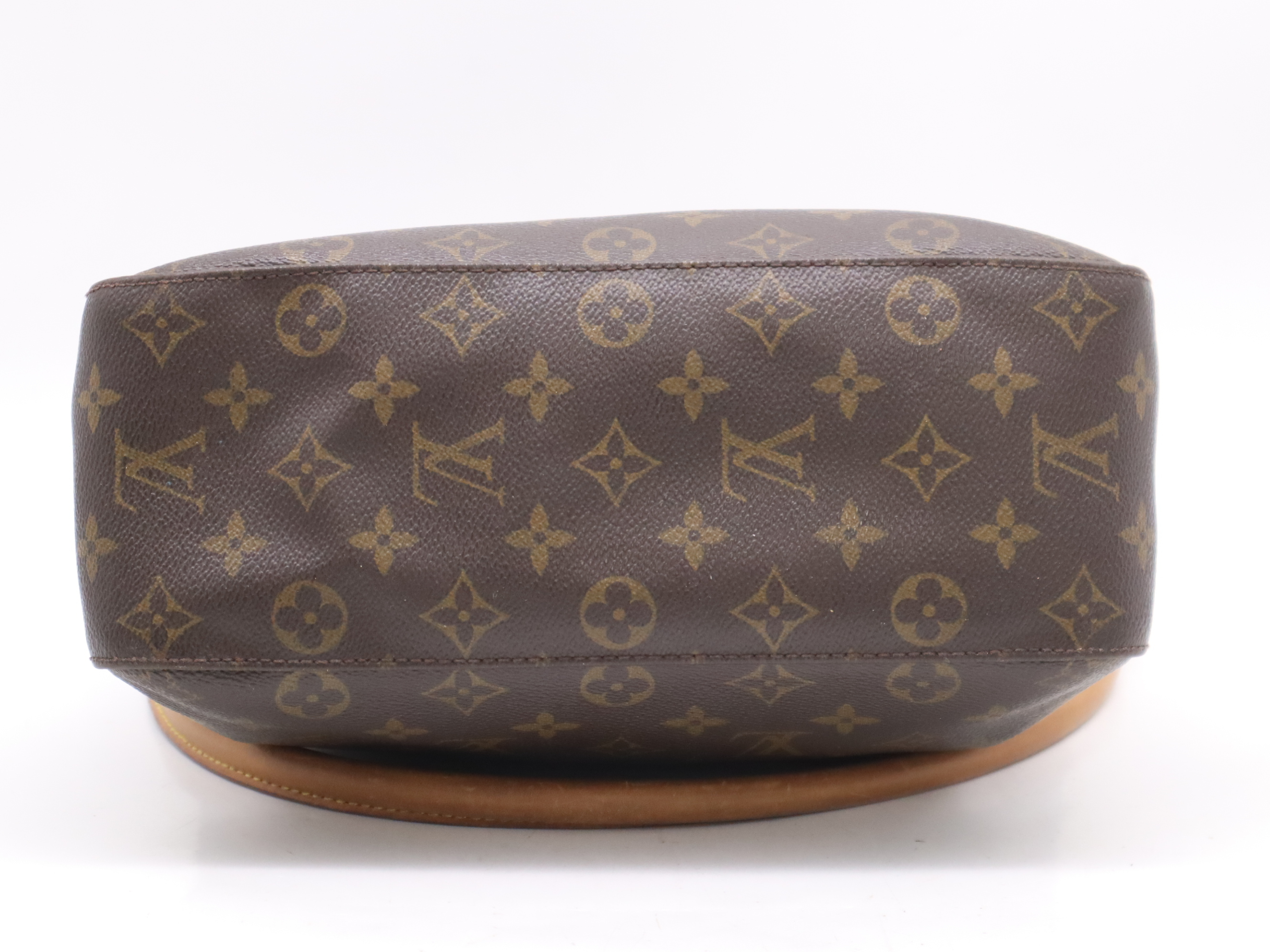 M51146 Monogram Looping MM Shoulder Bag — view 4