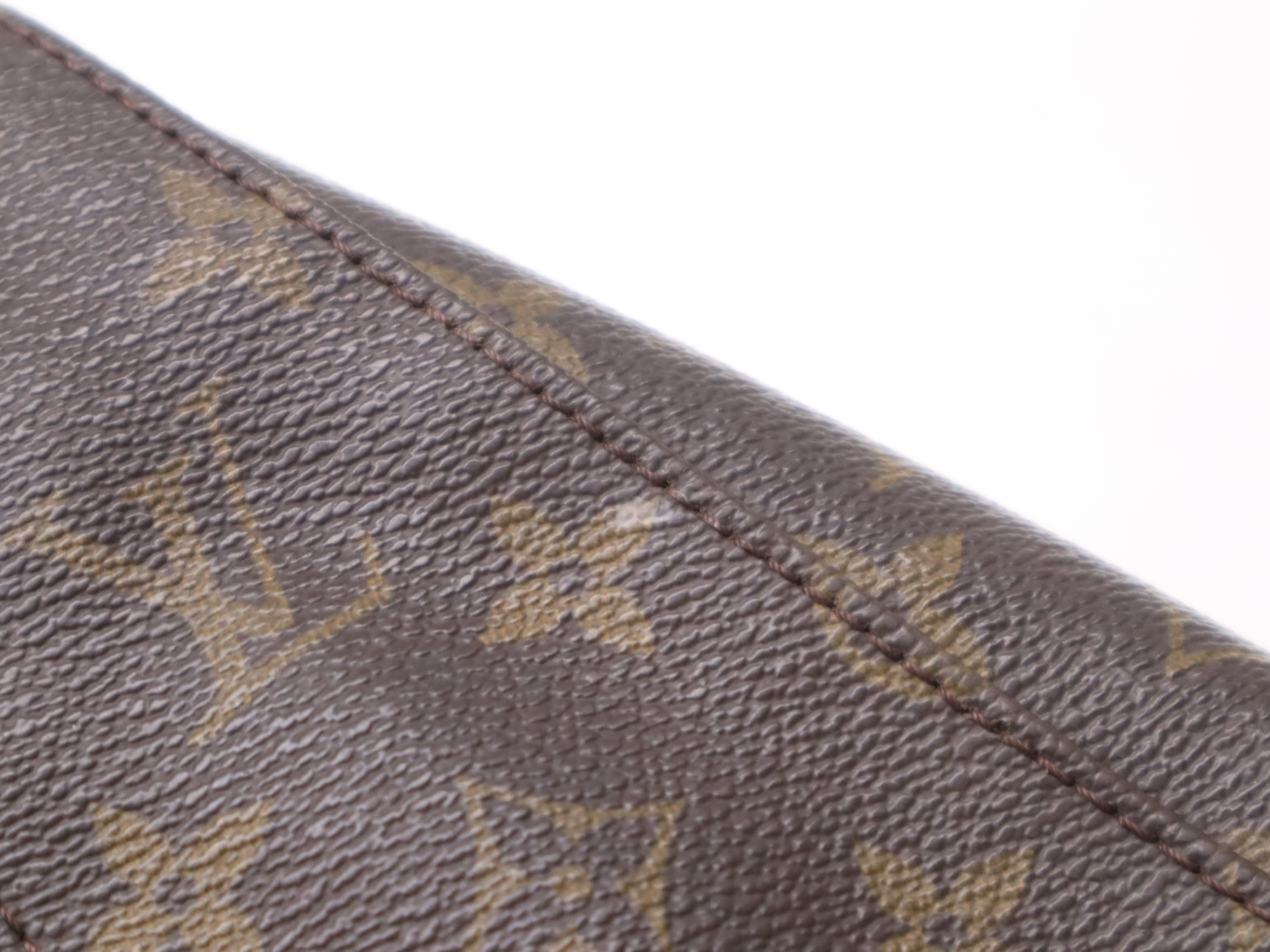 M51146 Monogram Looping MM Shoulder Bag — view 10