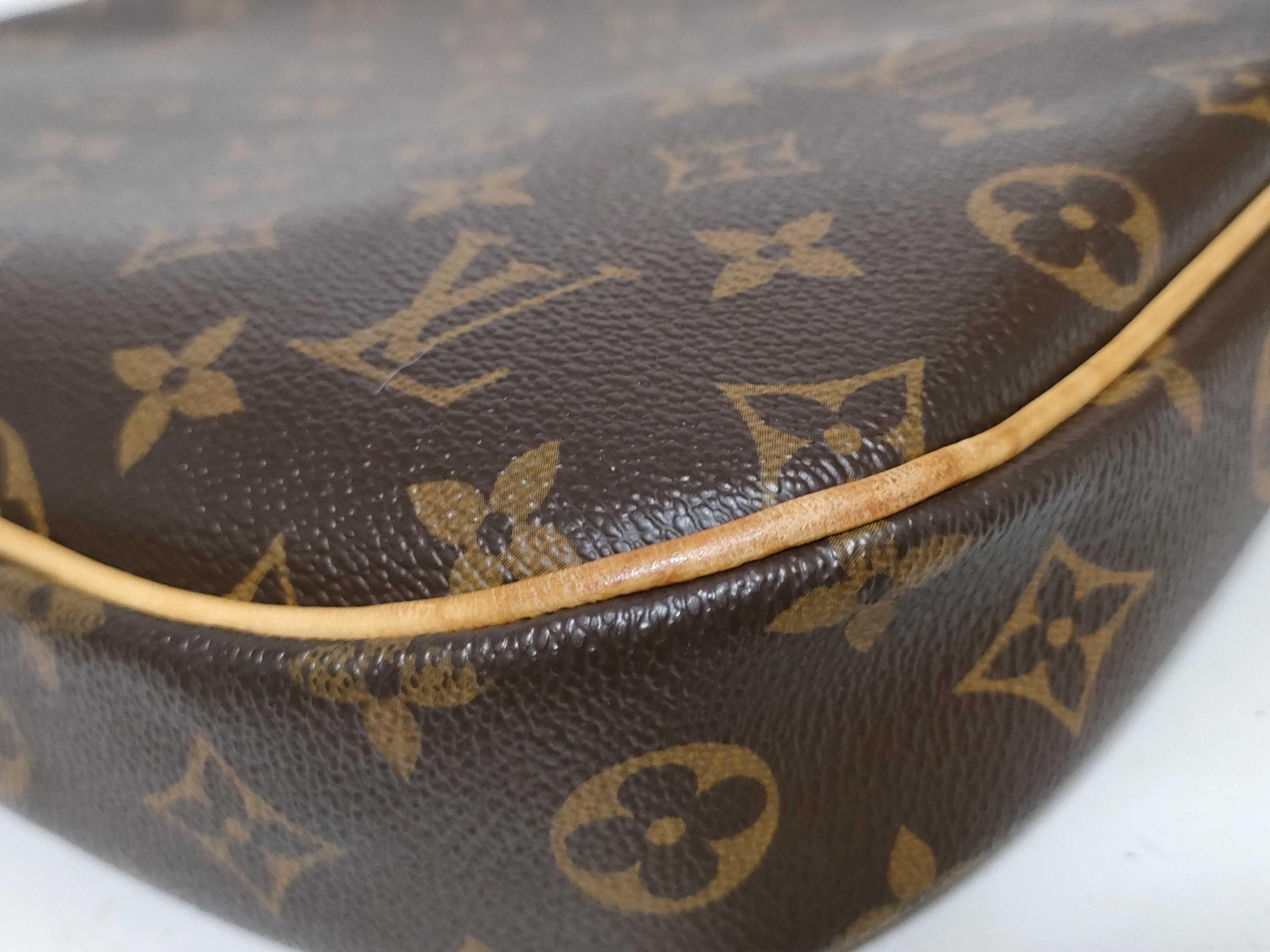 Monogram — view 7