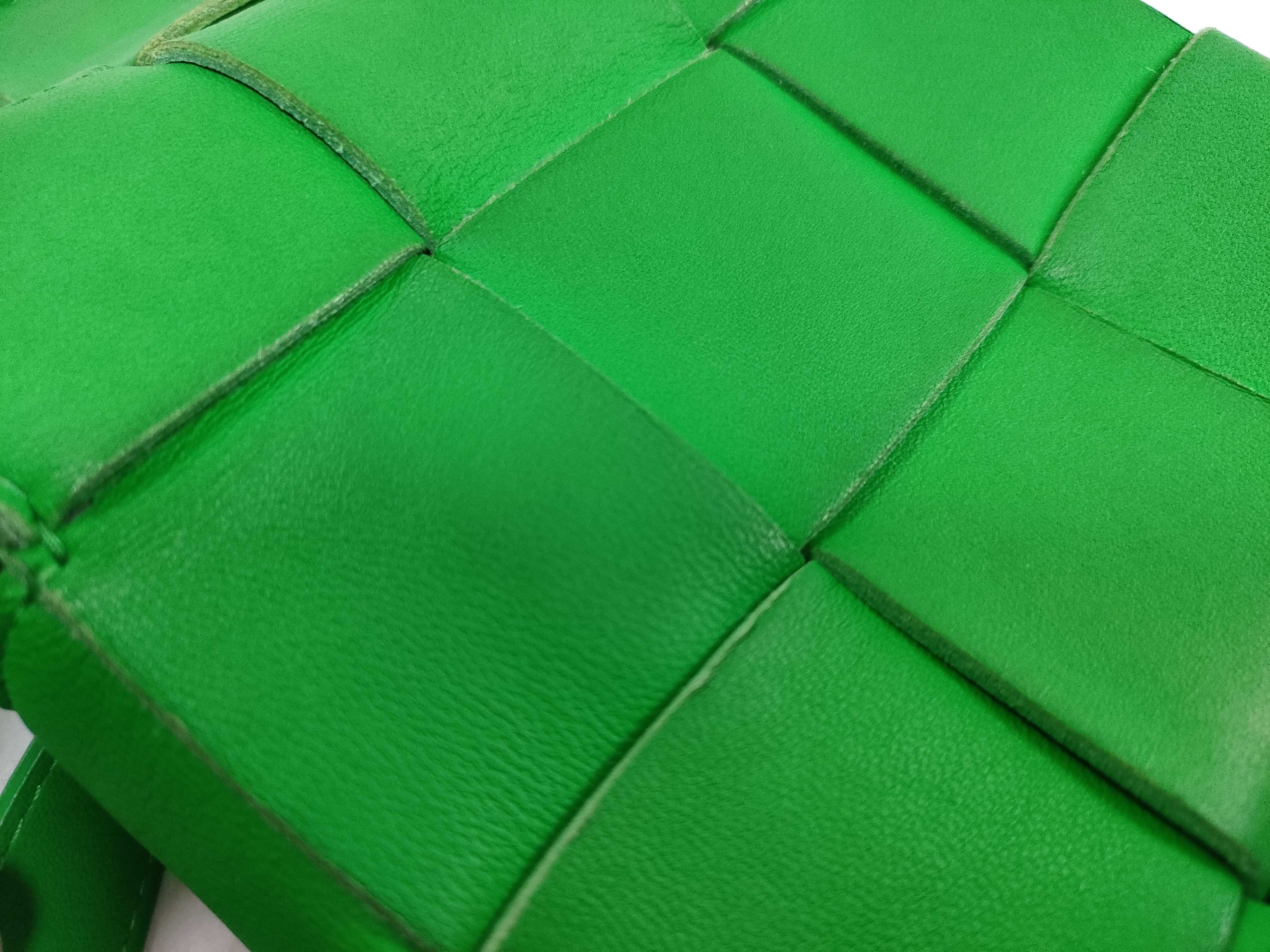 Intrecciato Bottega Veneta Maxi Intrecciato Candy Cassette Leather Shoulder Bag Green Shoulder Bag — view 11