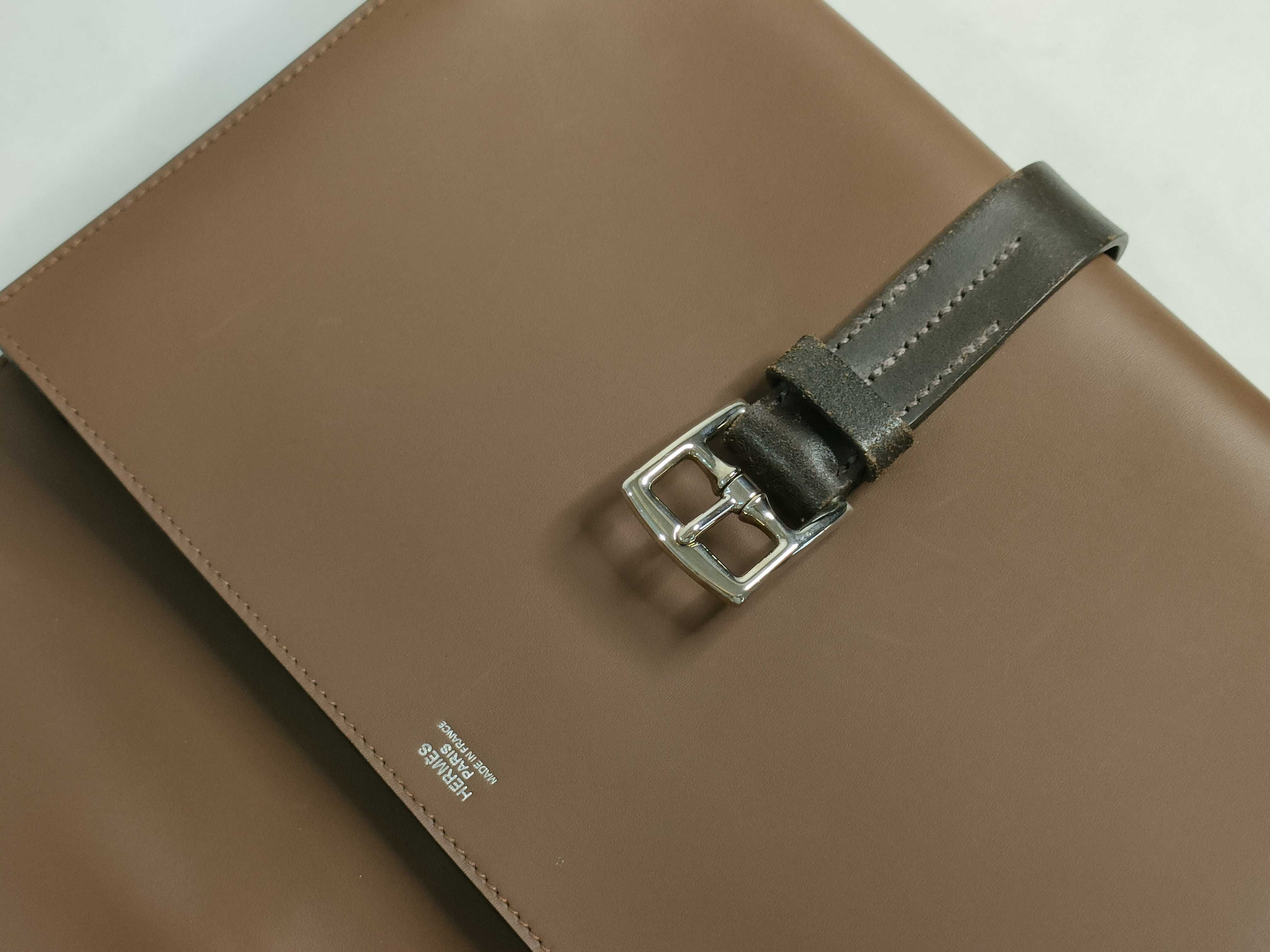 ID- Etriviere II 29 Leather Brown Clutch SHW Stamp R in Square Clutch Bag — view 11