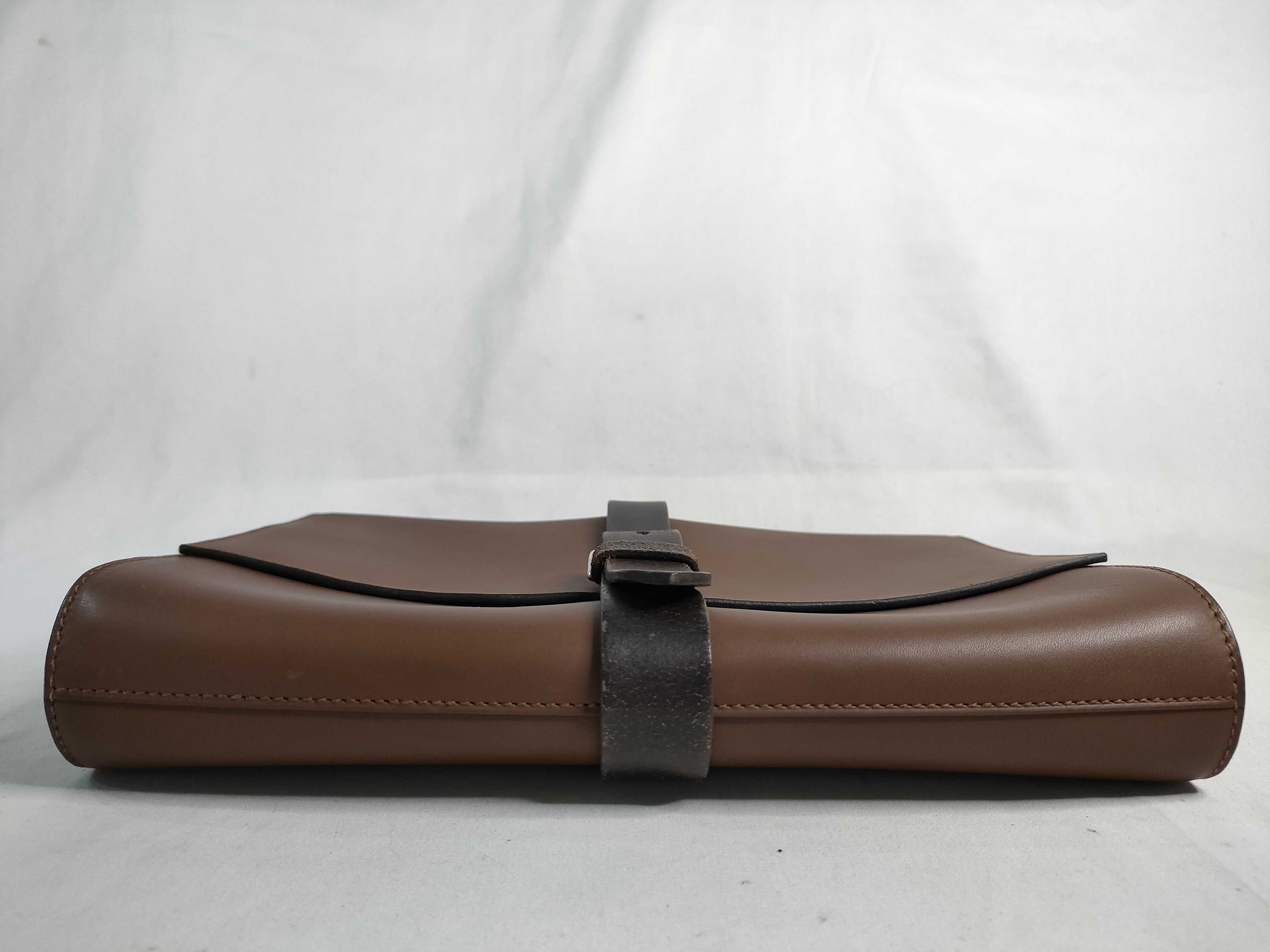 ID- Etriviere II 29 Leather Brown Clutch SHW Stamp R in Square Clutch Bag — view 4