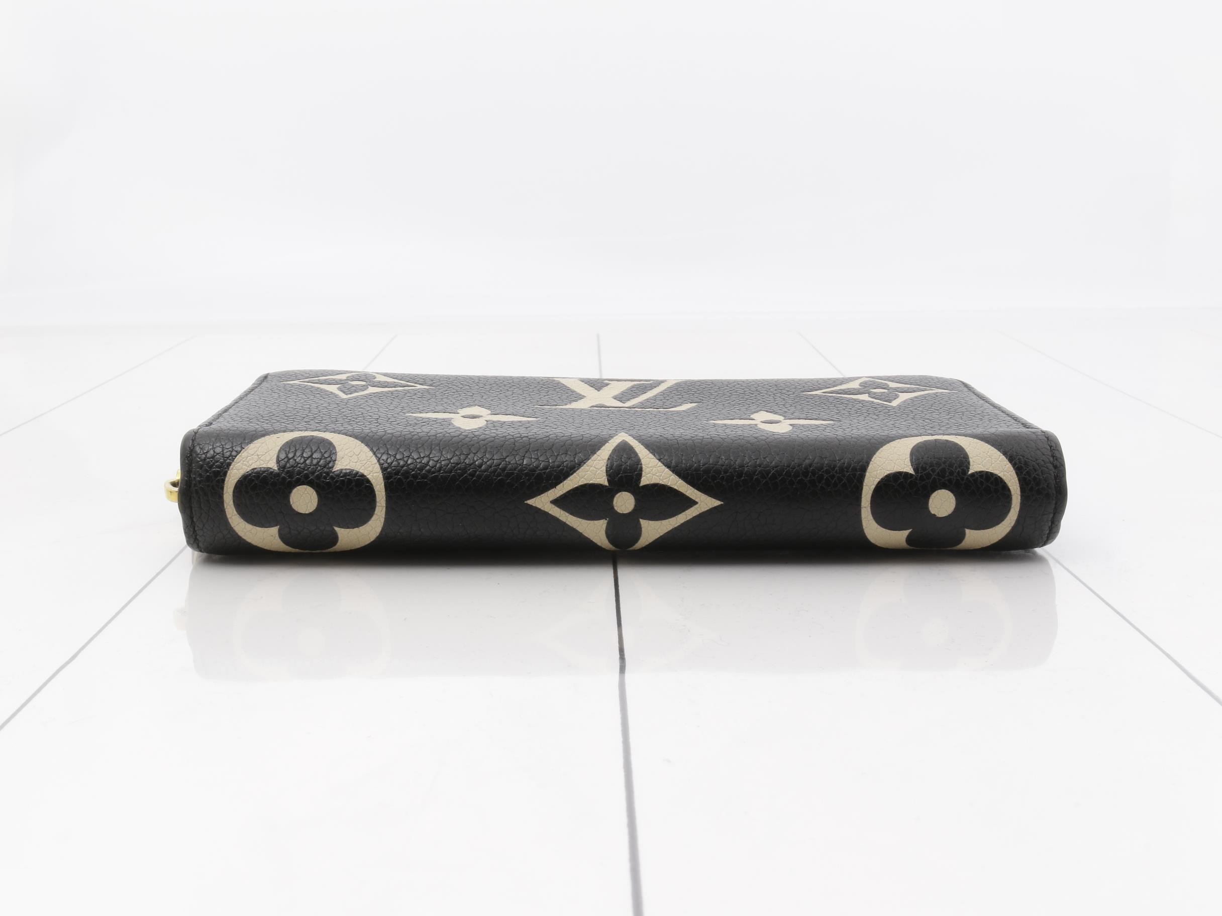 Zippy Wallet - Round Zipper Long Wallet — view 3