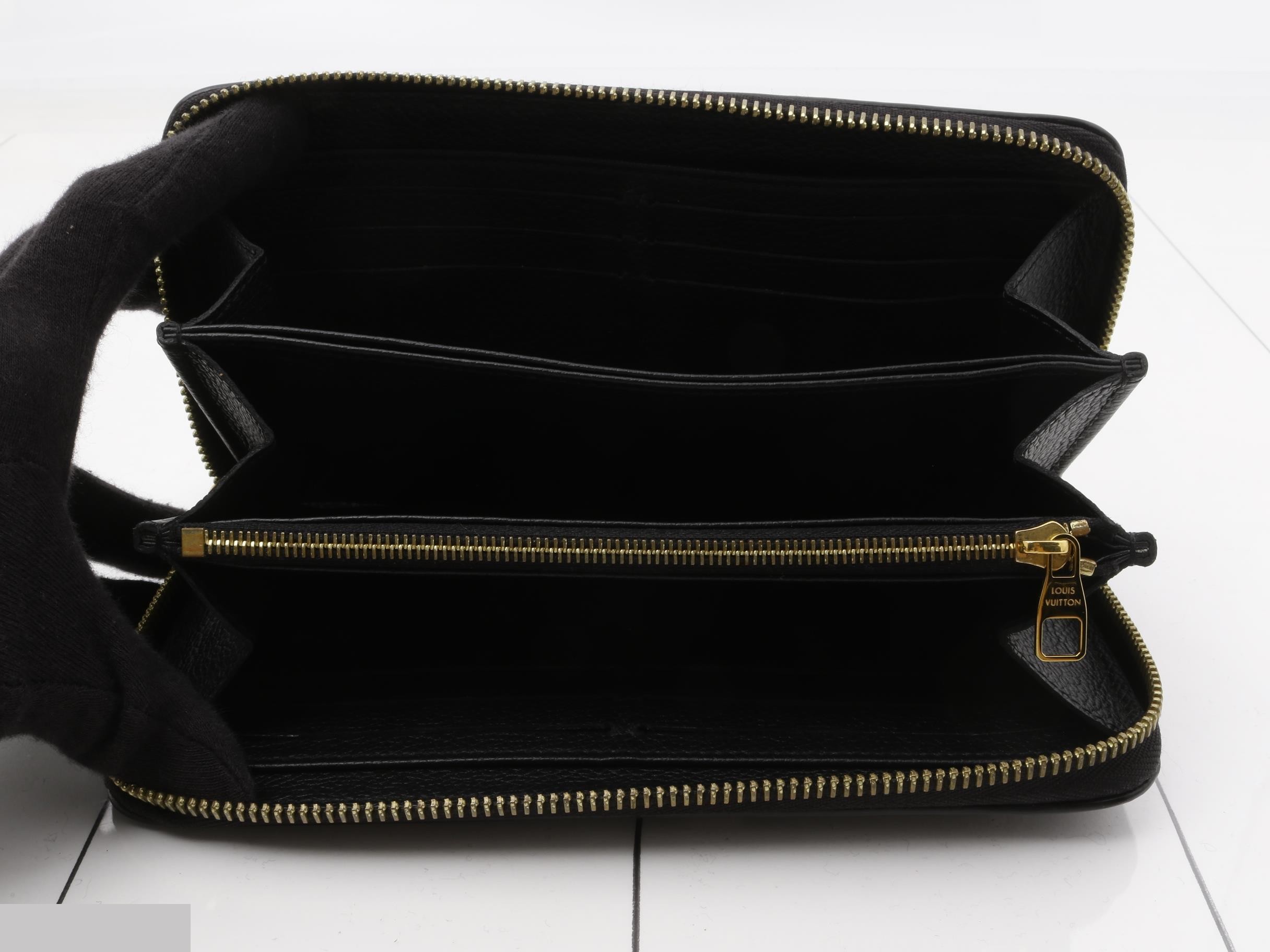 Zippy Wallet - Round Zipper Long Wallet — view 4