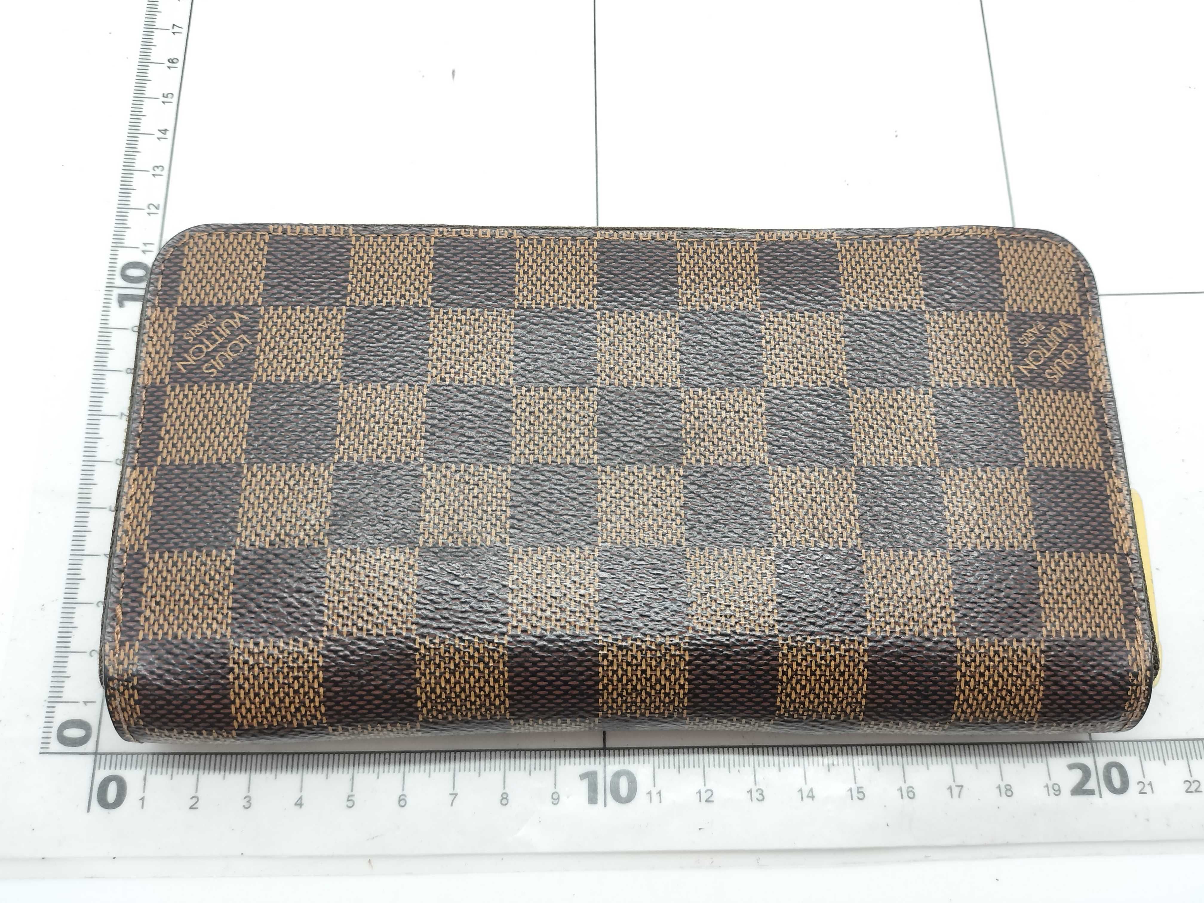 Damier Zippy Wallet — view 2