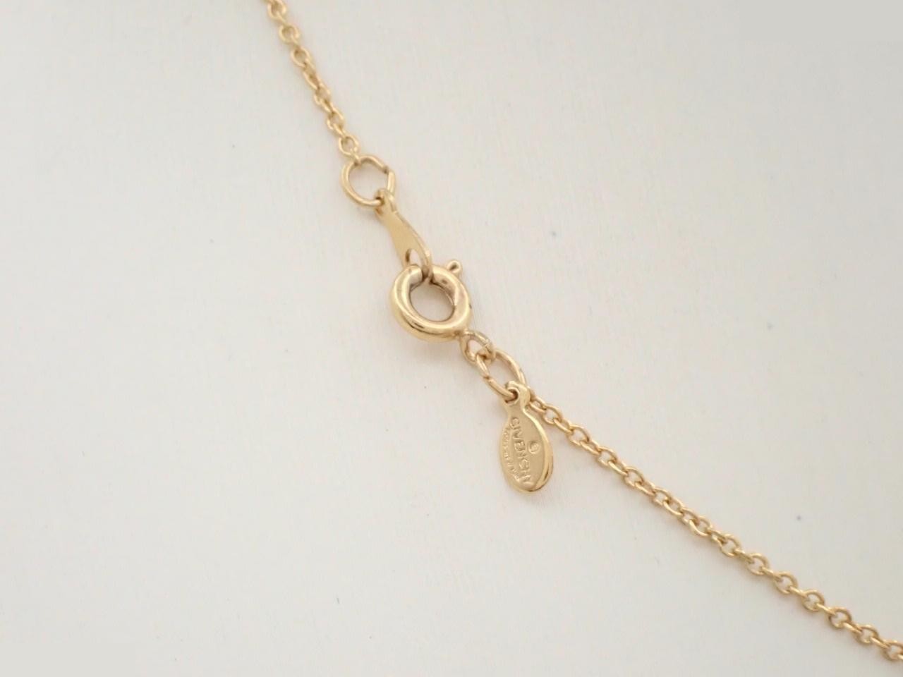 Other lines: Precious metals, necklaces, pendants, chains approximately 40cm long. — view 2