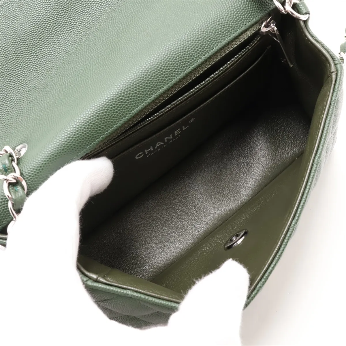 [Individually packaged] Chanel Mini Matelassé 20 Caviar Skin Single Flap Single Chain Bag, Green, Silver Hardware, 25068023, Serial Number , A69900 — view 6