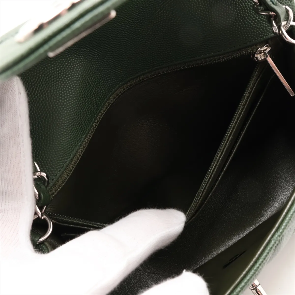 [Individually packaged] Chanel Mini Matelassé 20 Caviar Skin Single Flap Single Chain Bag, Green, Silver Hardware, 25068023, Serial Number , A69900 — view 7