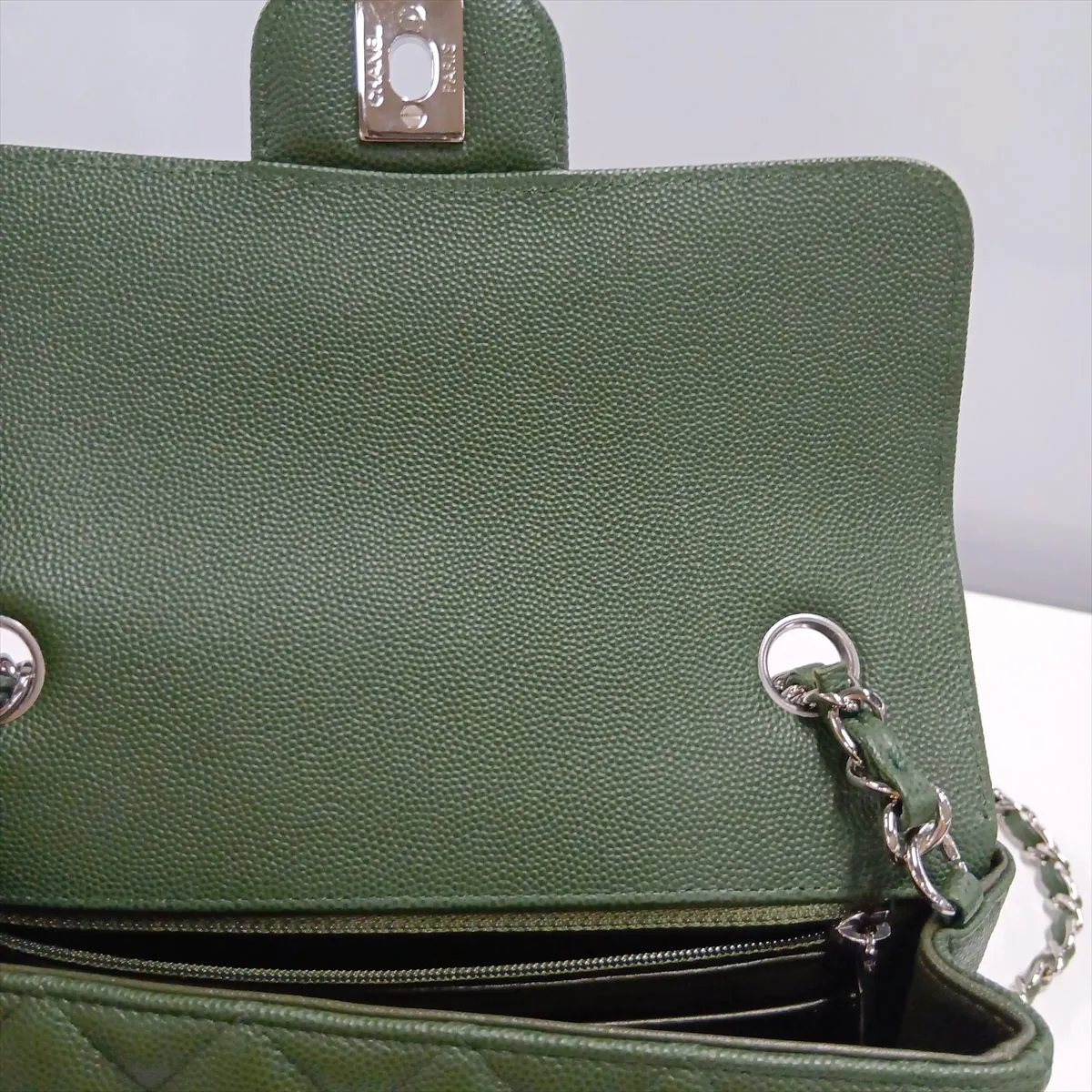[Individually packaged] Chanel Mini Matelassé 20 Caviar Skin Single Flap Single Chain Bag, Green, Silver Hardware, 25068023, Serial Number , A69900 — view 10