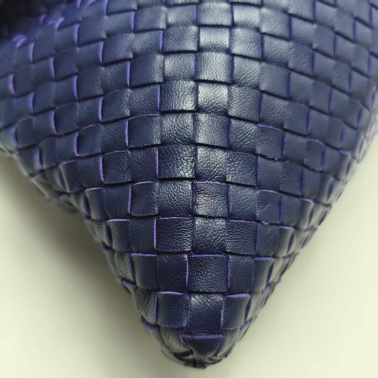 【*Shipped from: China*】BOTTEGA VENETA Lambskin Handbag — view 7