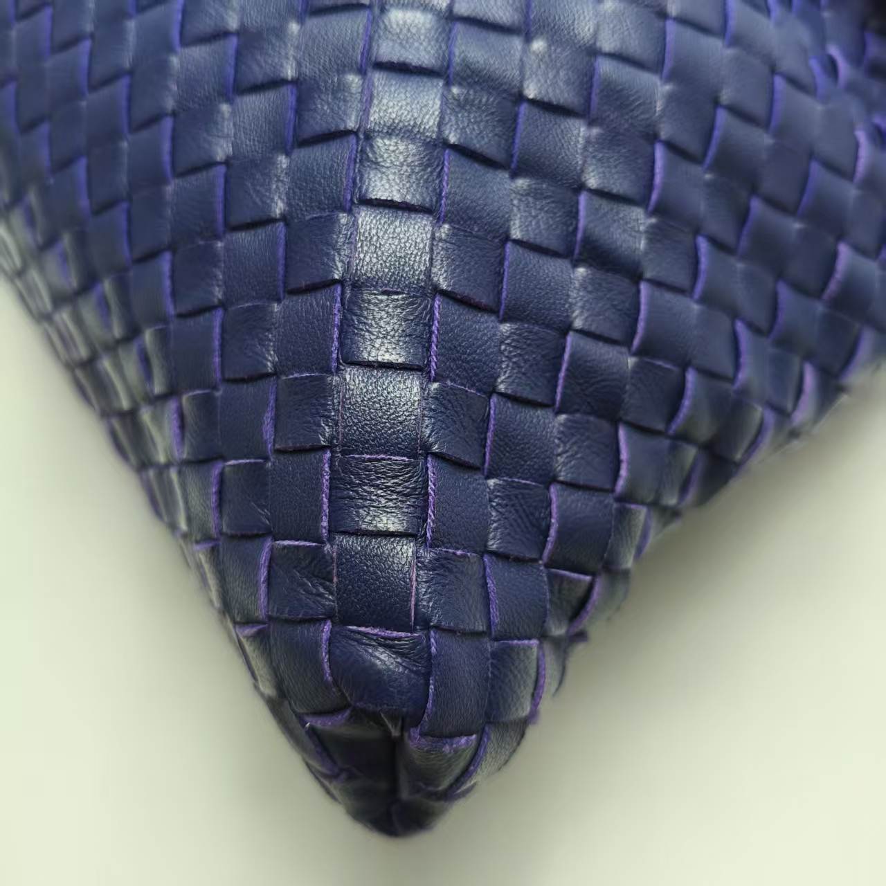 【*Shipped from: China*】BOTTEGA VENETA Lambskin Handbag — view 8