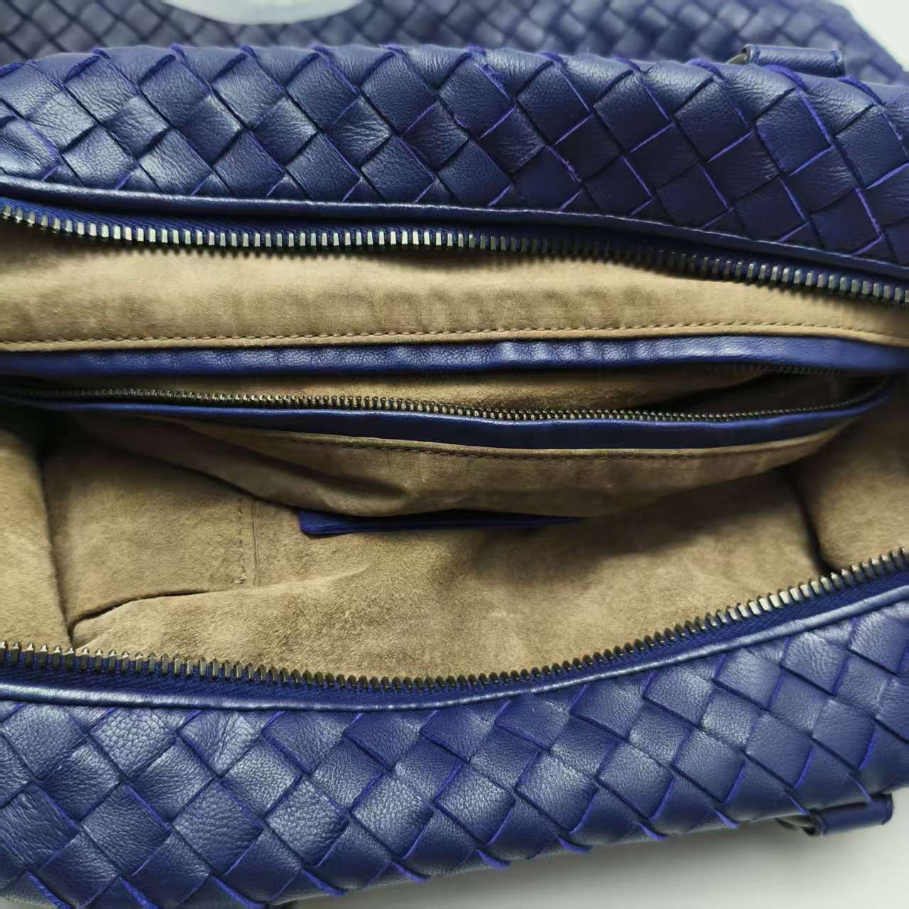 【*Shipped from: China*】BOTTEGA VENETA Lambskin Handbag — view 10