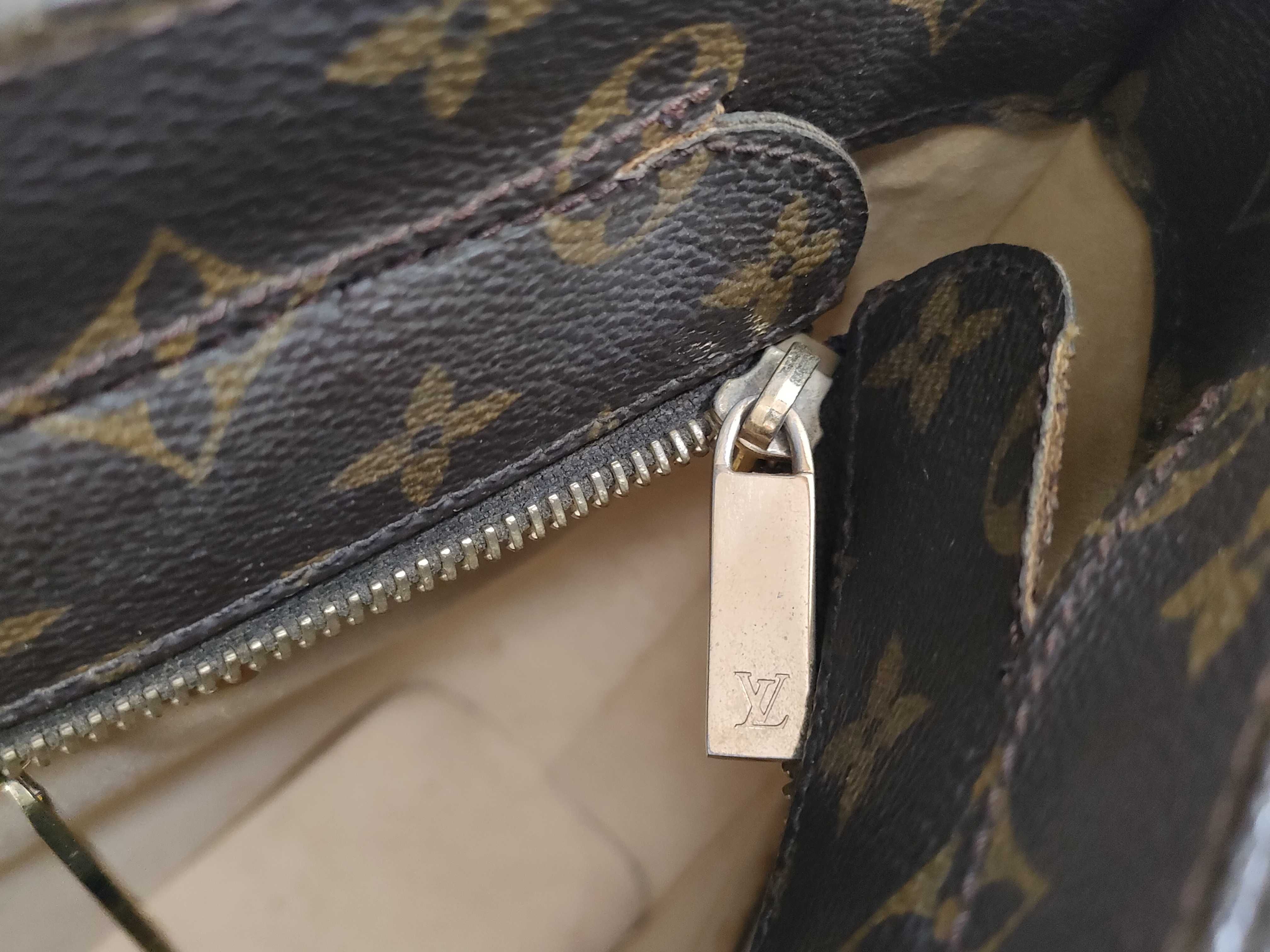 Monogram Luco M51155 Tote Bag — view 14