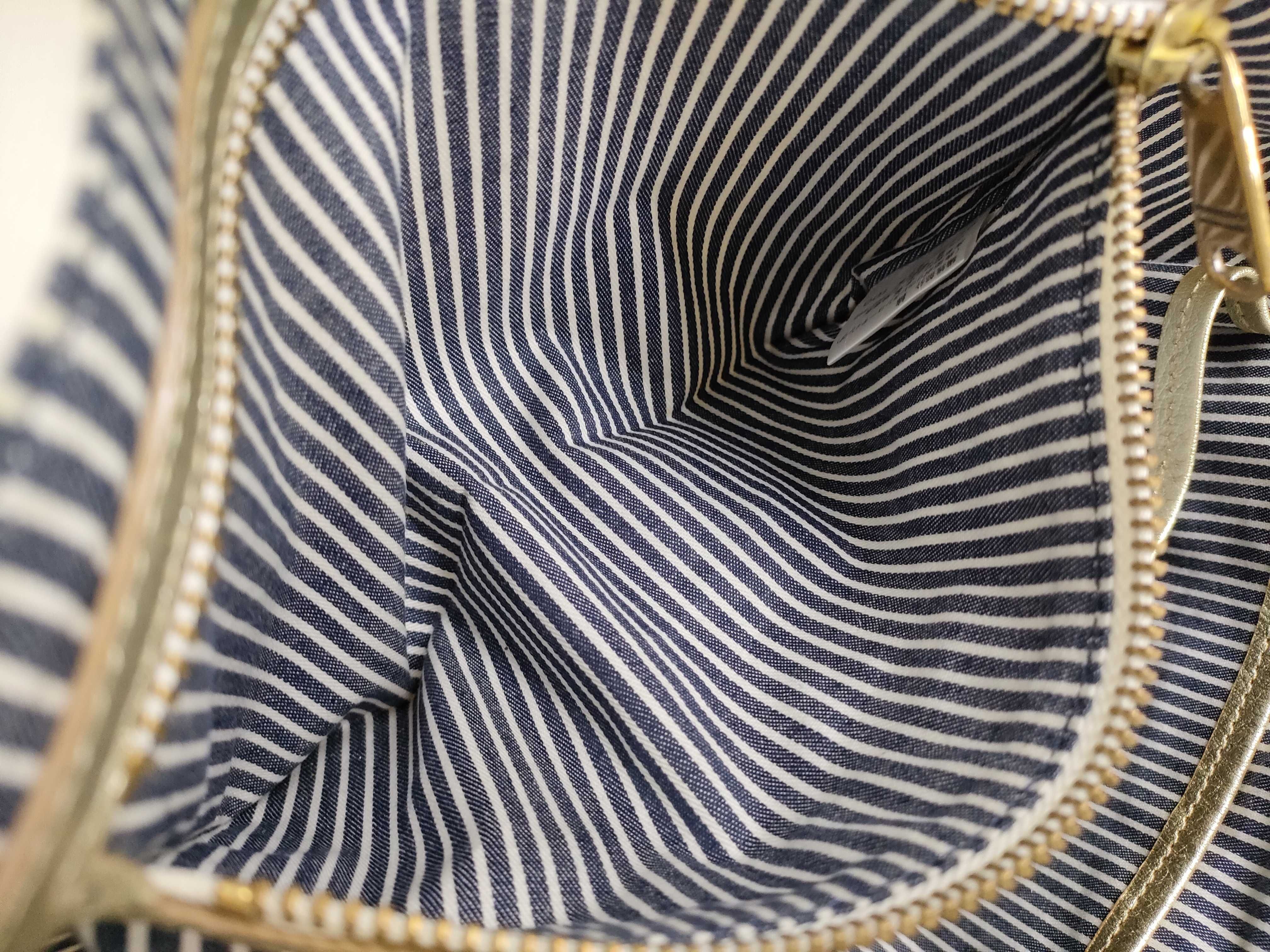 Blue Label Tote Bag with Heart Charm (Handbag) — view 9
