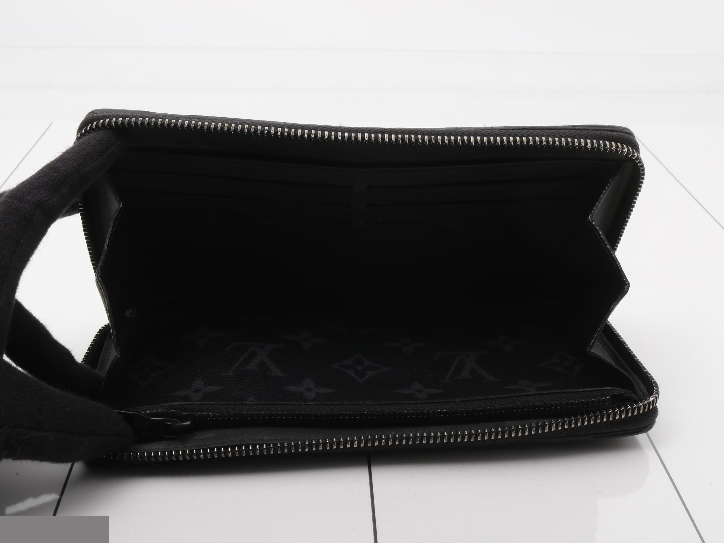 Trunk Zippy Wallet — view 4