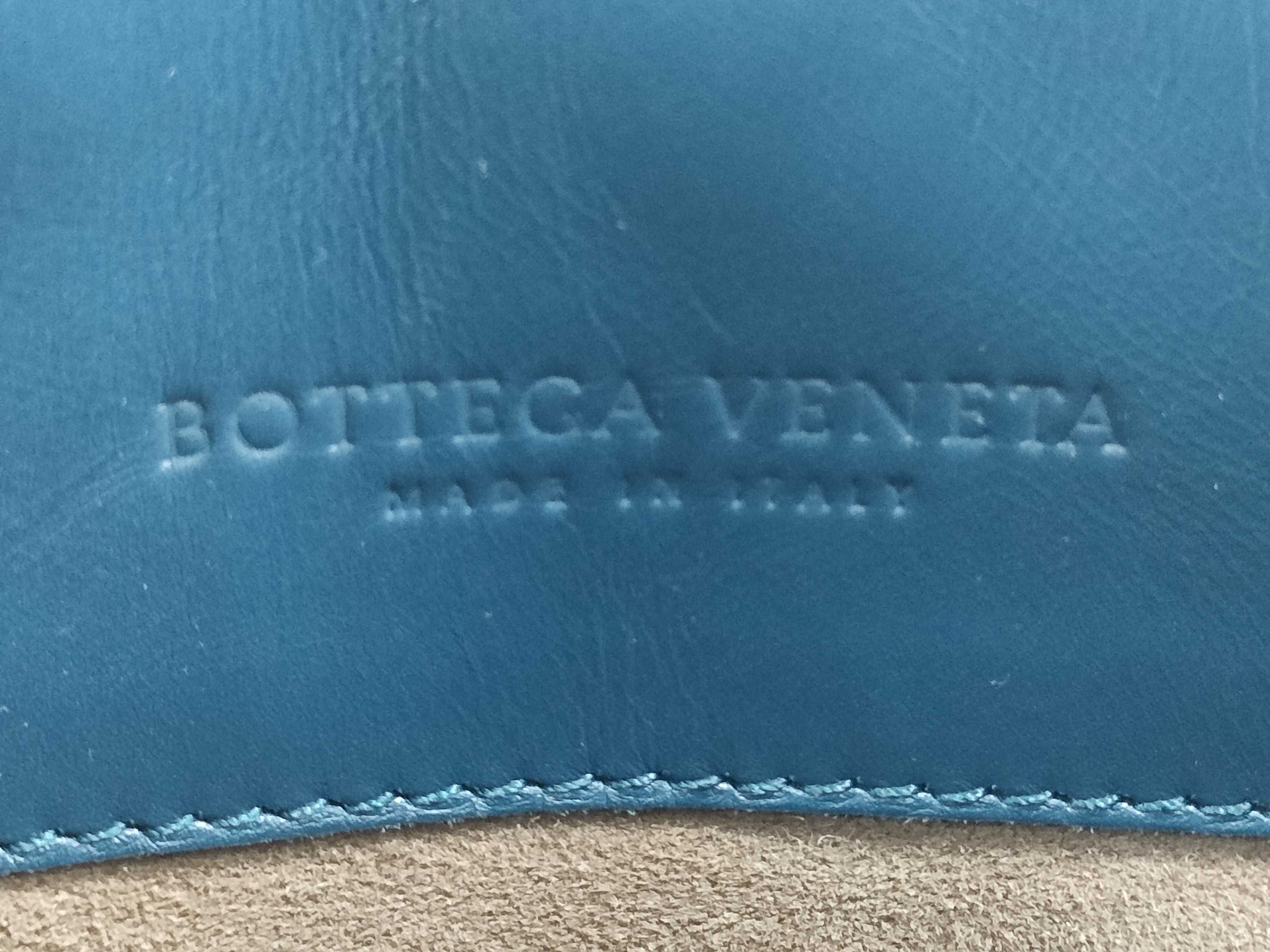 Intrecciato Full Leather Roma Bag Small Blue Handbag — view 12
