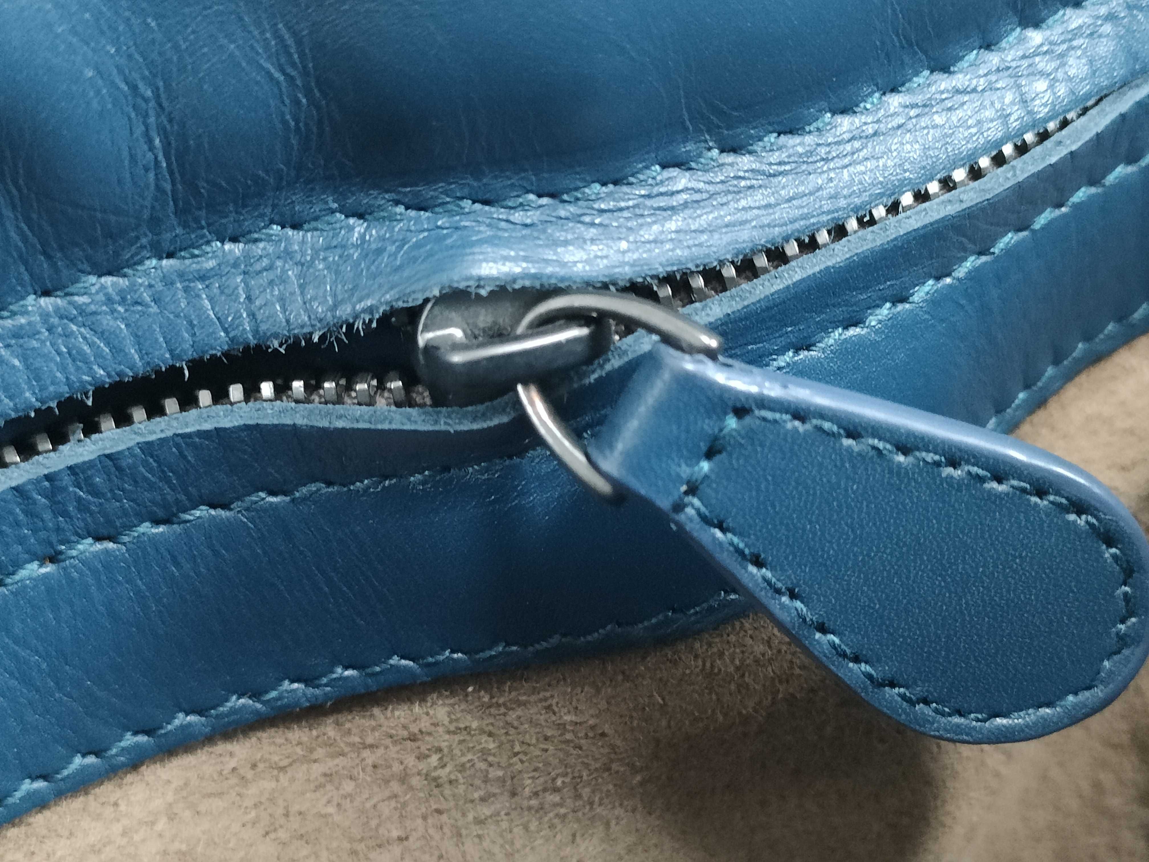 Intrecciato Full Leather Roma Bag Small Blue Handbag — view 15
