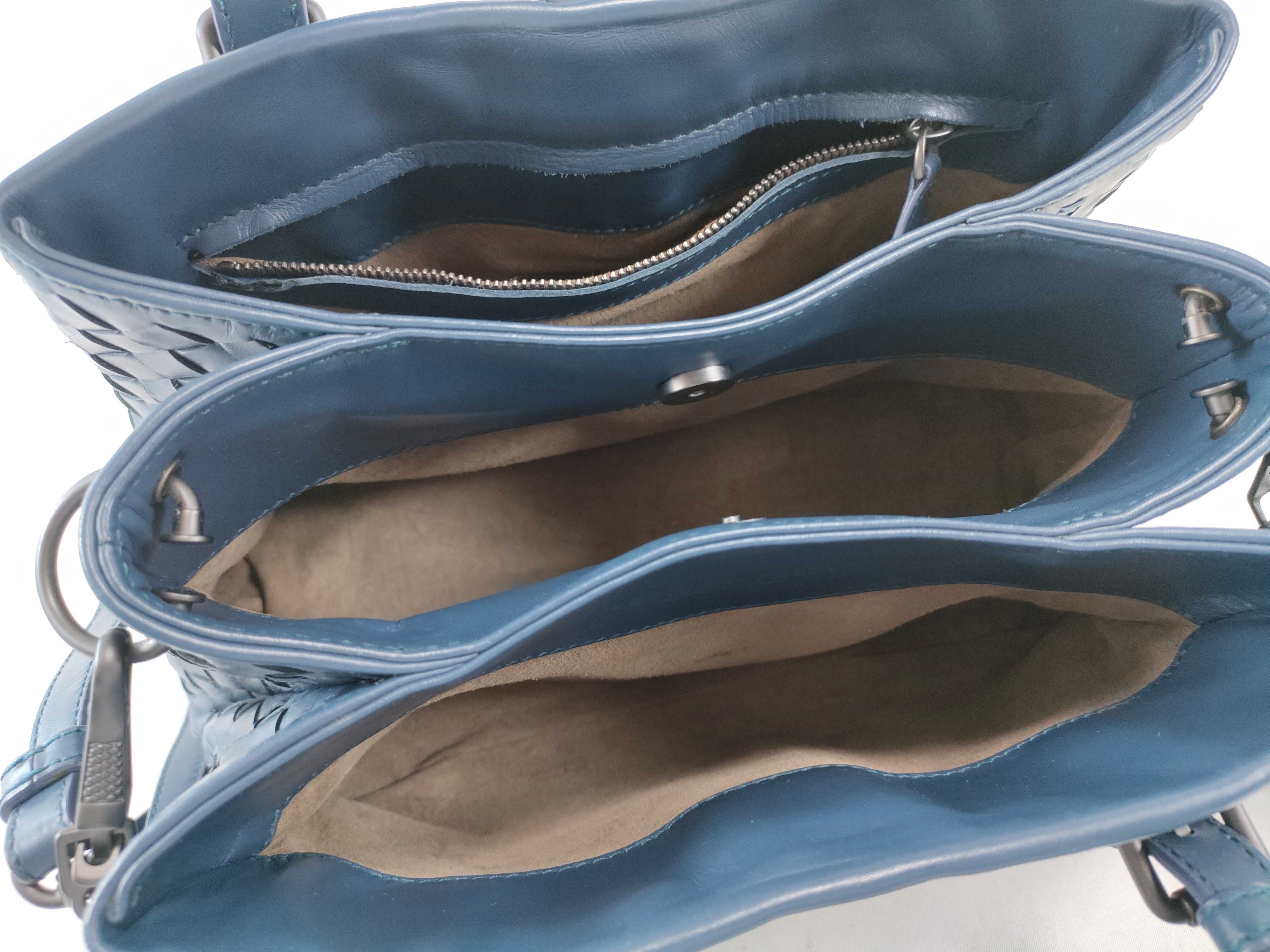 Intrecciato Full Leather Roma Bag Small Blue Handbag — view 10