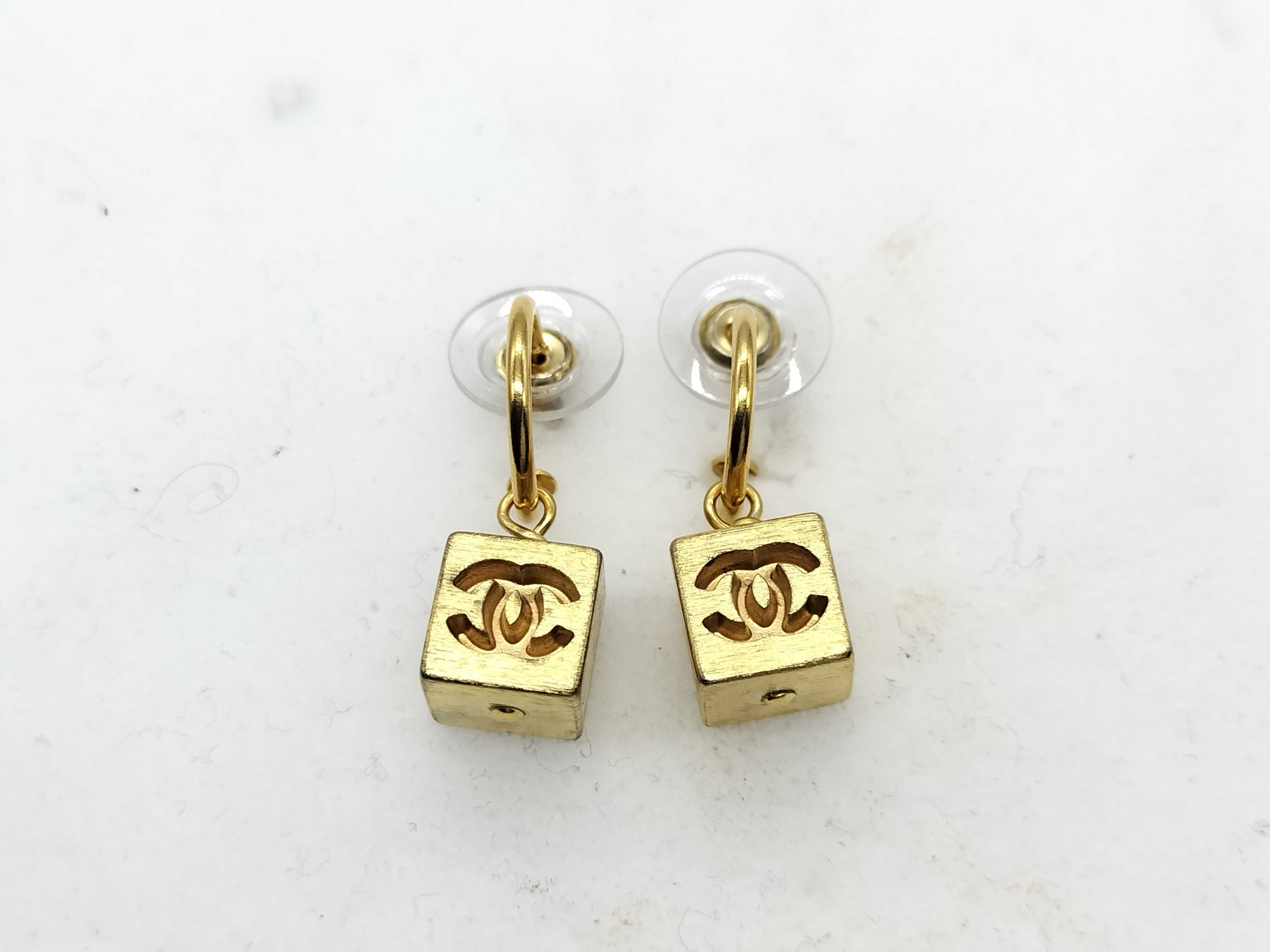 02A Coco Mark Cube Earrings