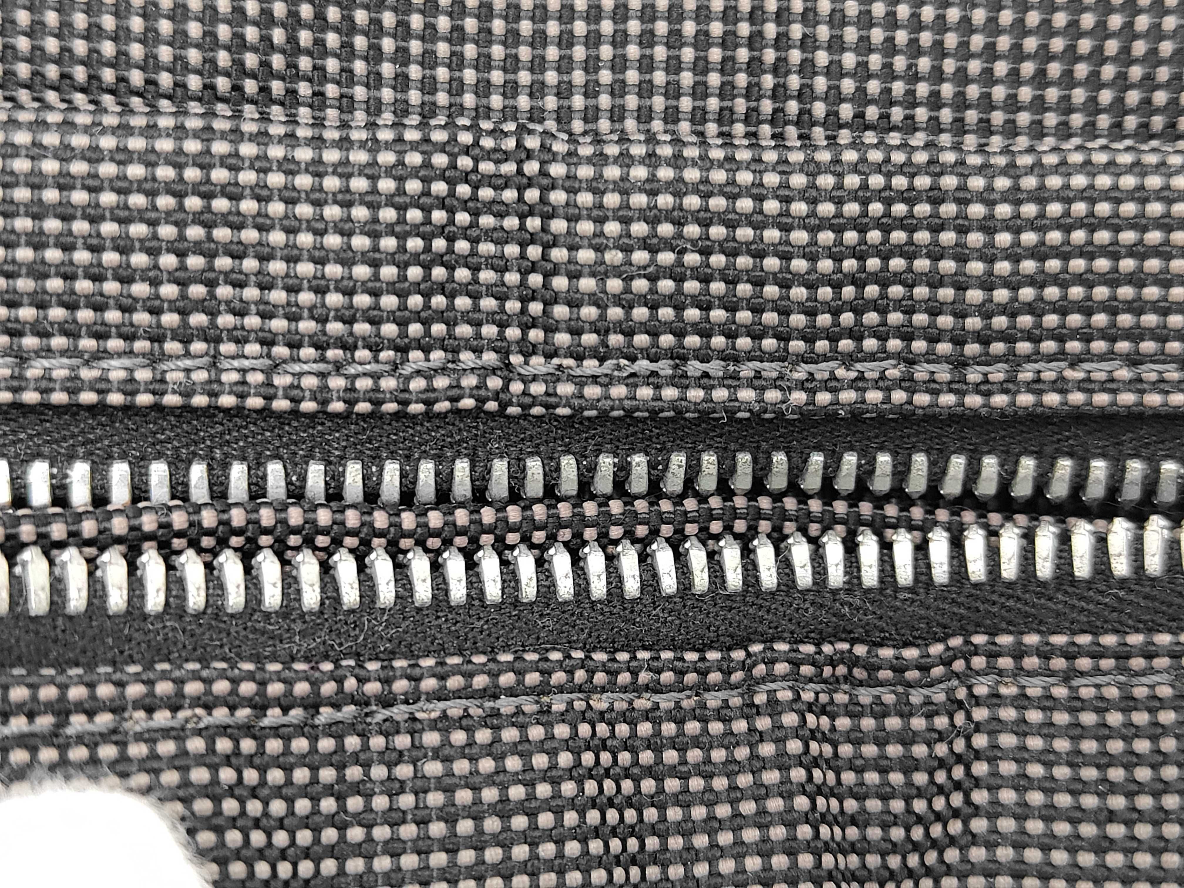 Yale Line Tote PM Tote Bag — view 8