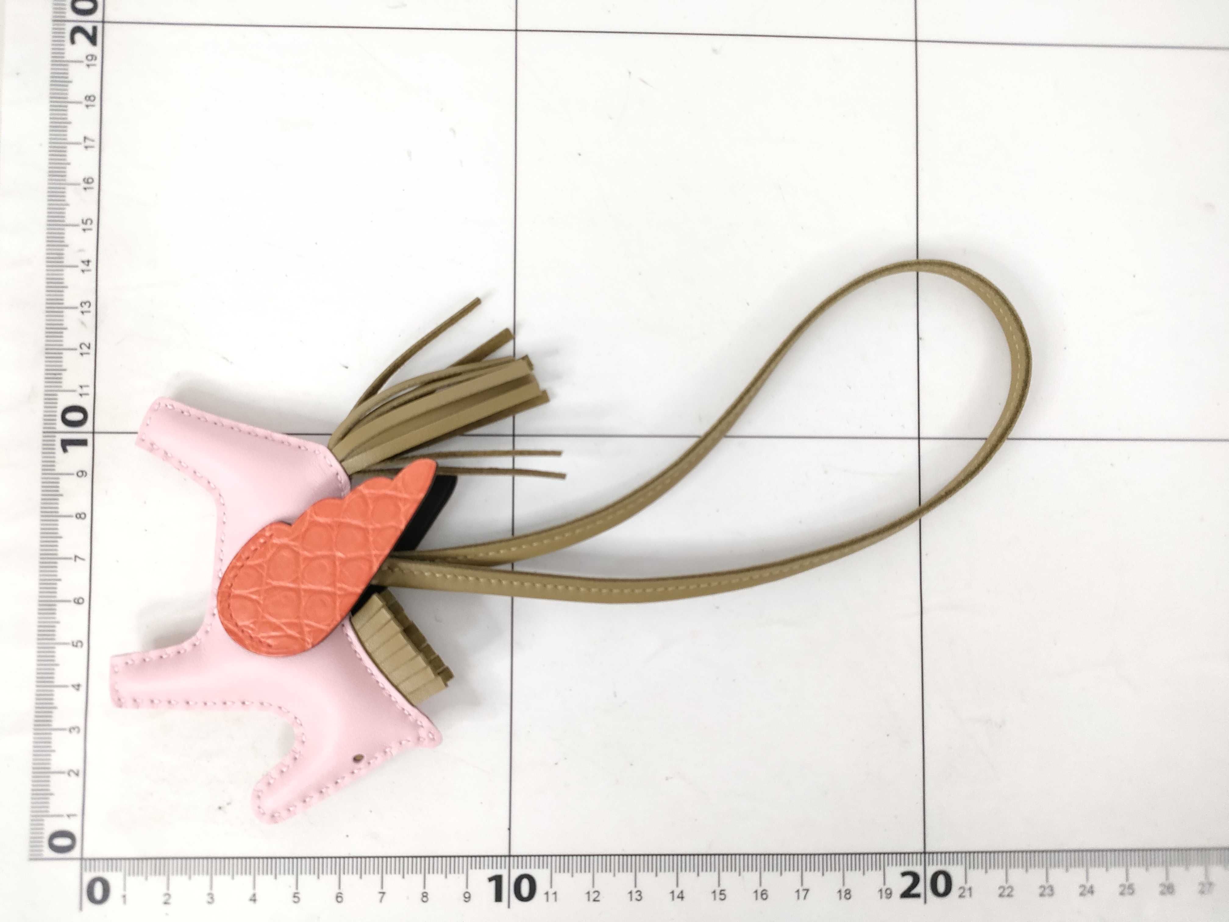 Rodeo Pegasus PM Orange Poppy/Dune/Rose Sakura/Beblanc Agno Milo/Alligator Matte K Engraved Charm — view 2
