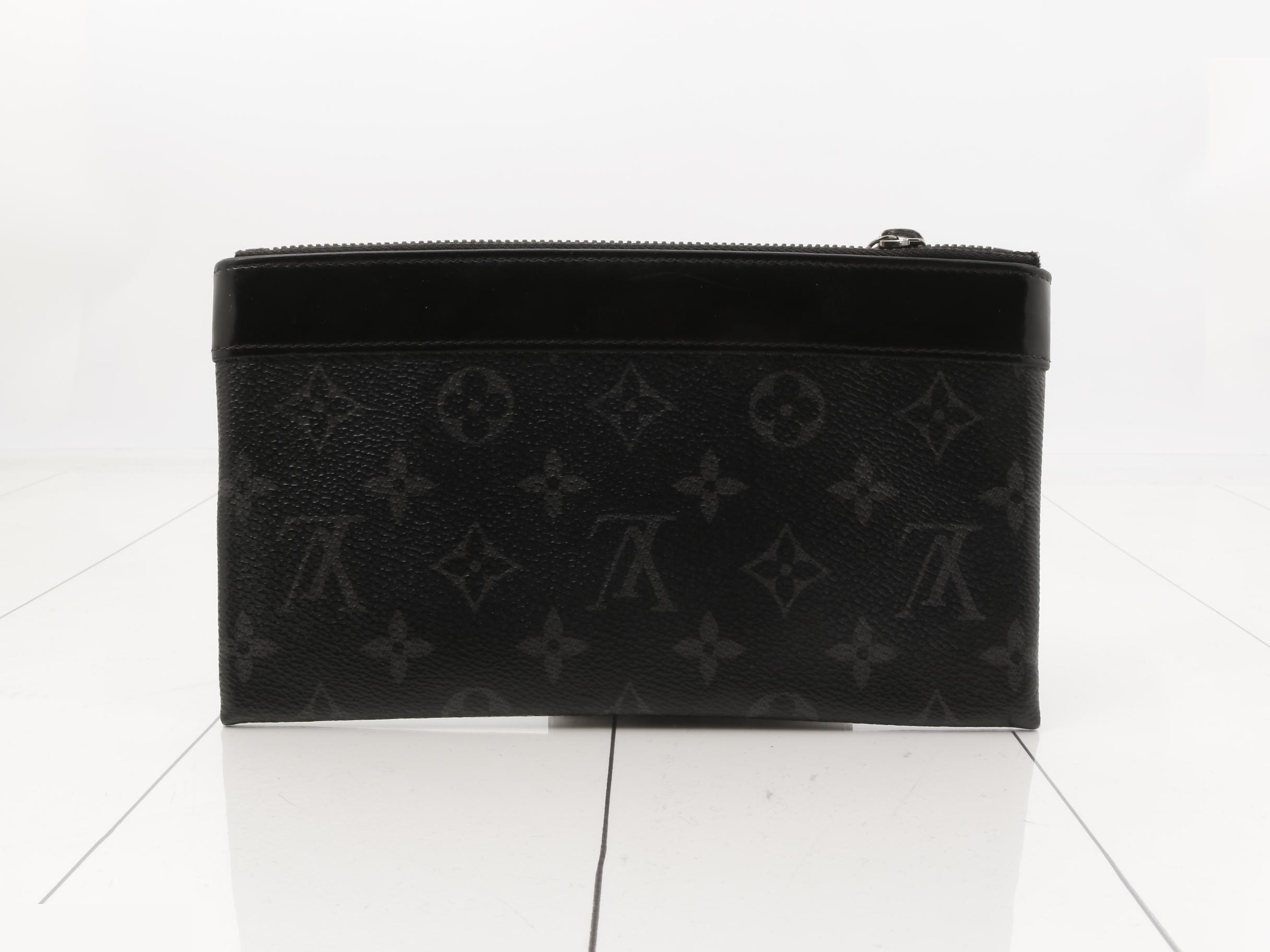 M44323 Monogram Eclipse Pochette Discovery PM — view 2