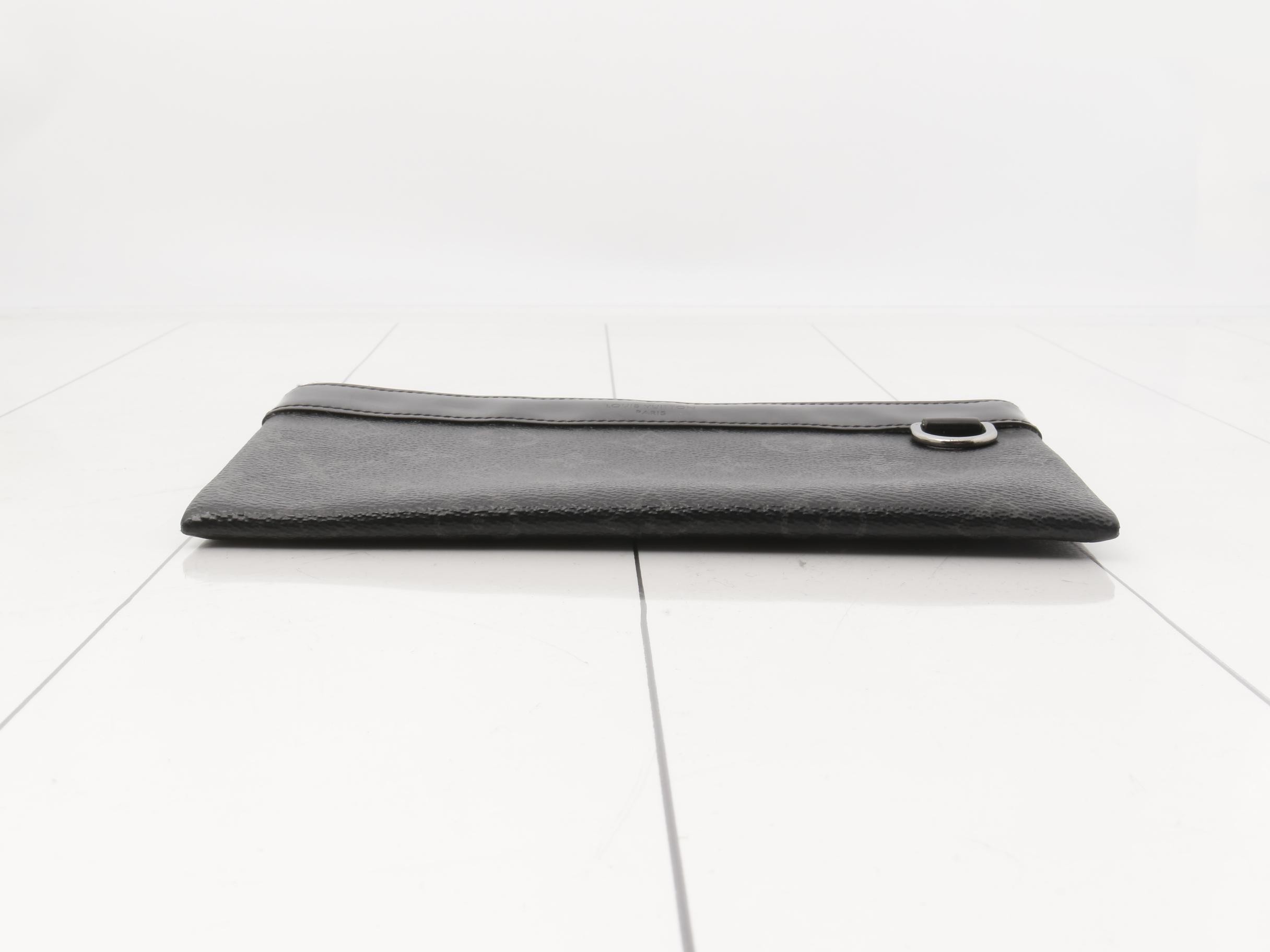 M44323 Monogram Eclipse Pochette Discovery PM — view 3