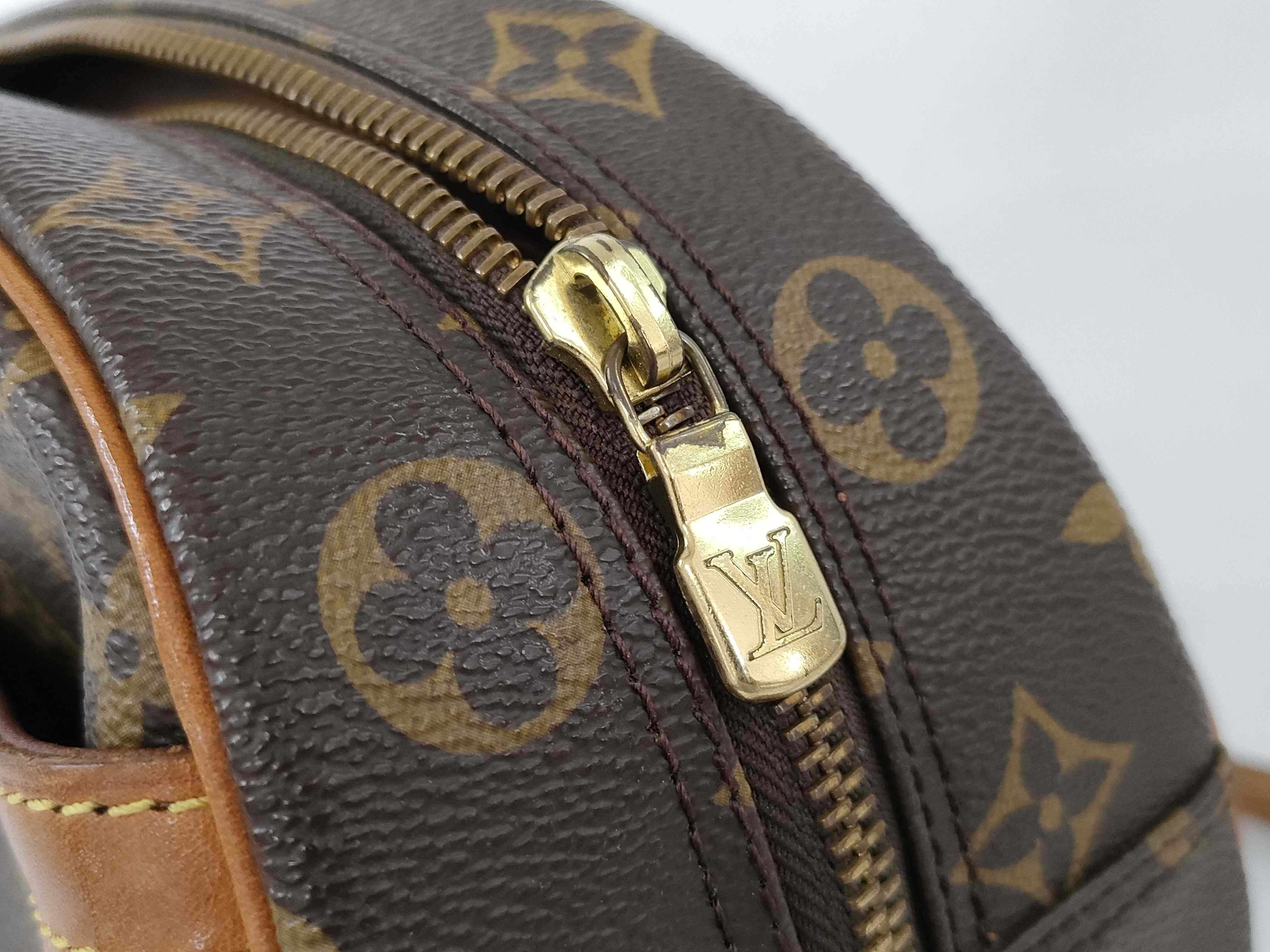 Monogram Louis Vuitton Monogram M51221 Blois Shoulder Bag (VO8163) Shoulder Bag — view 14