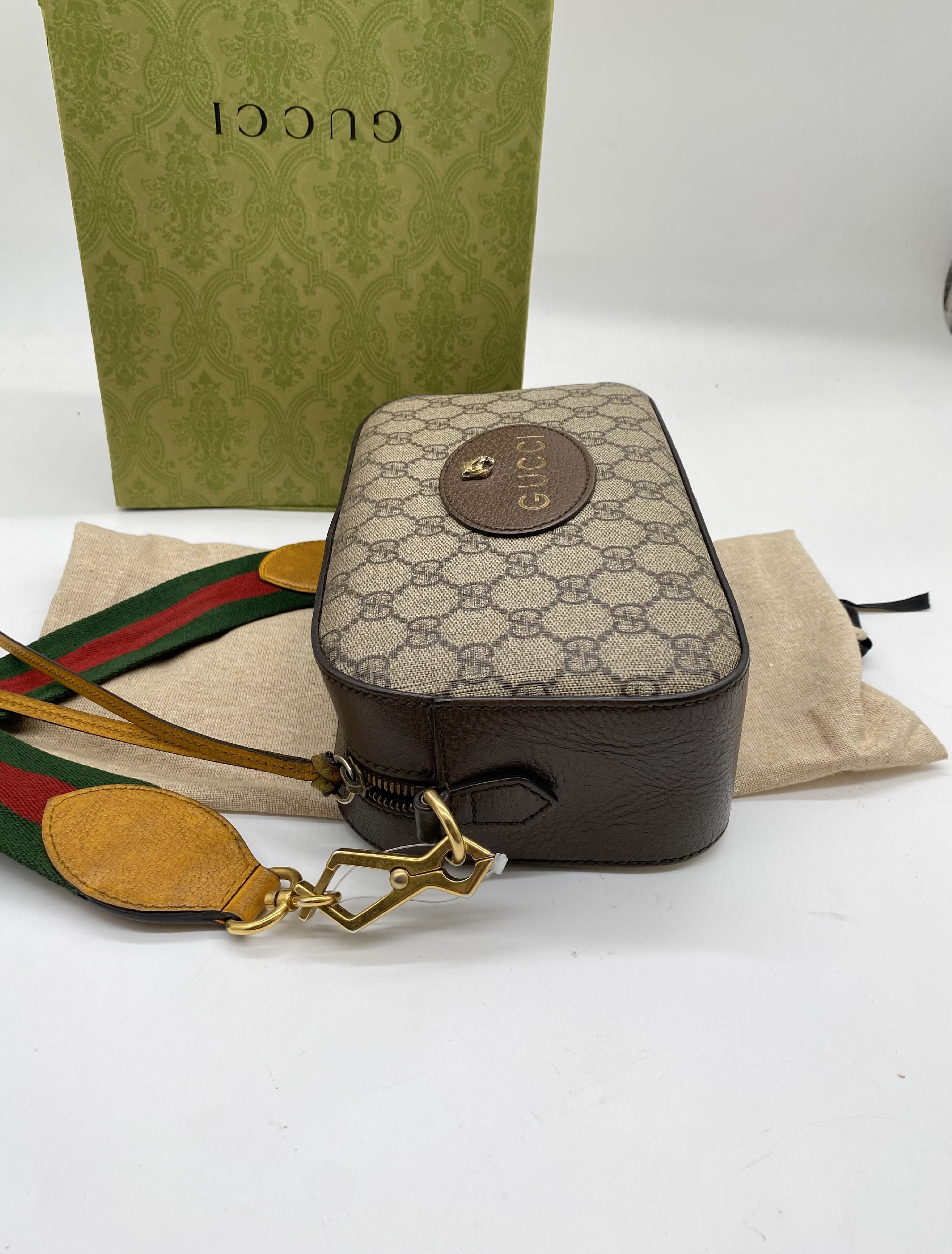 Neo Vintage GG Supreme Messenger Bag 476466 (Includes Box/Dust Bag/Shoulder Strap) — view 3