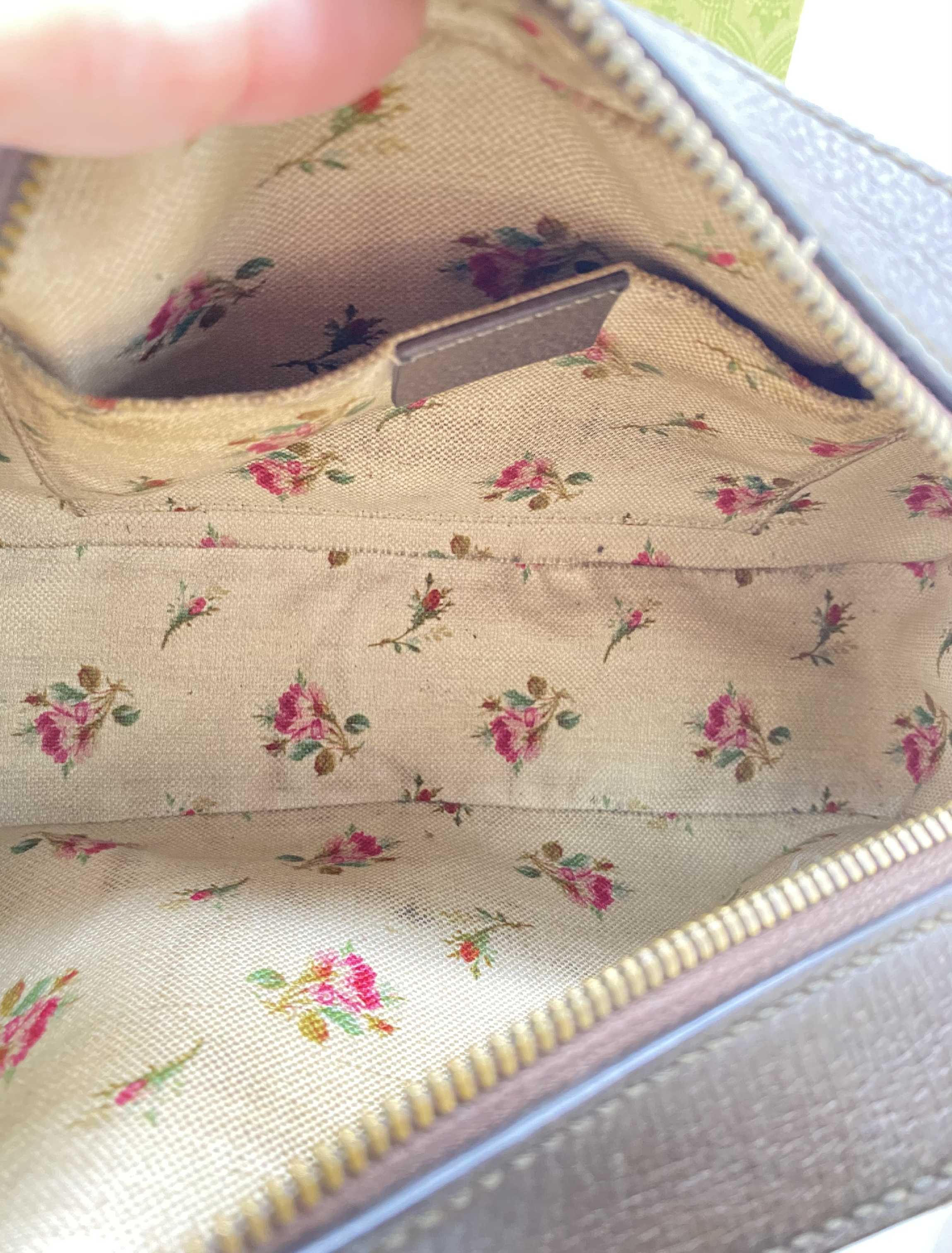 Neo Vintage GG Supreme Messenger Bag 476466 (Includes Box/Dust Bag/Shoulder Strap) — view 7