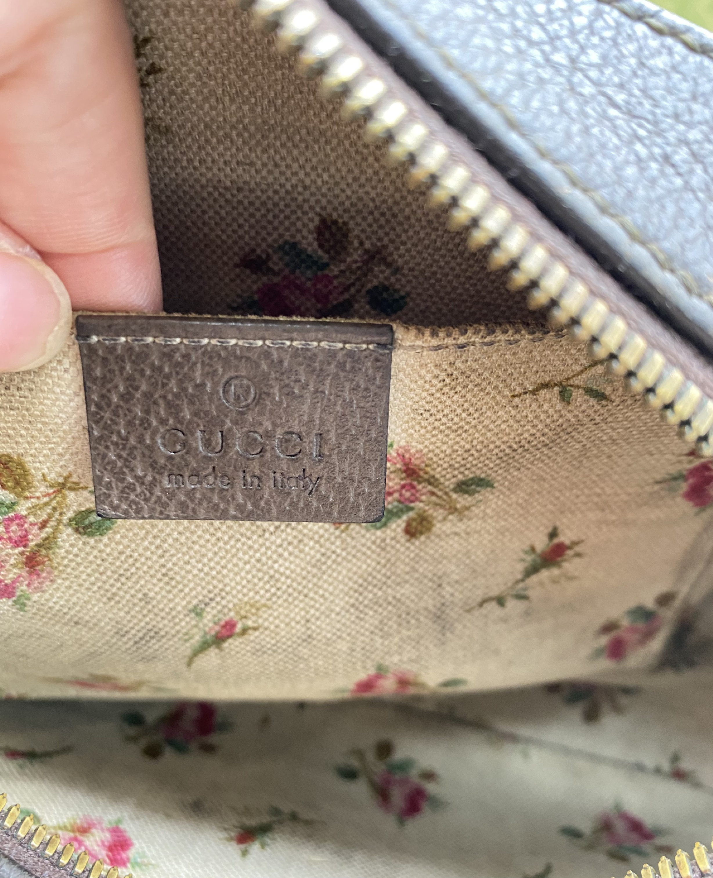 Neo Vintage GG Supreme Messenger Bag 476466 (Includes Box/Dust Bag/Shoulder Strap) — view 8
