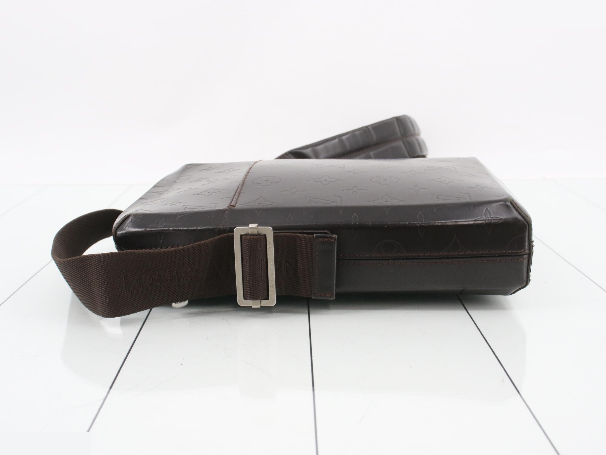 Monogram Glacé Bobby, Cafe, Dark Brown, with box. — view 4