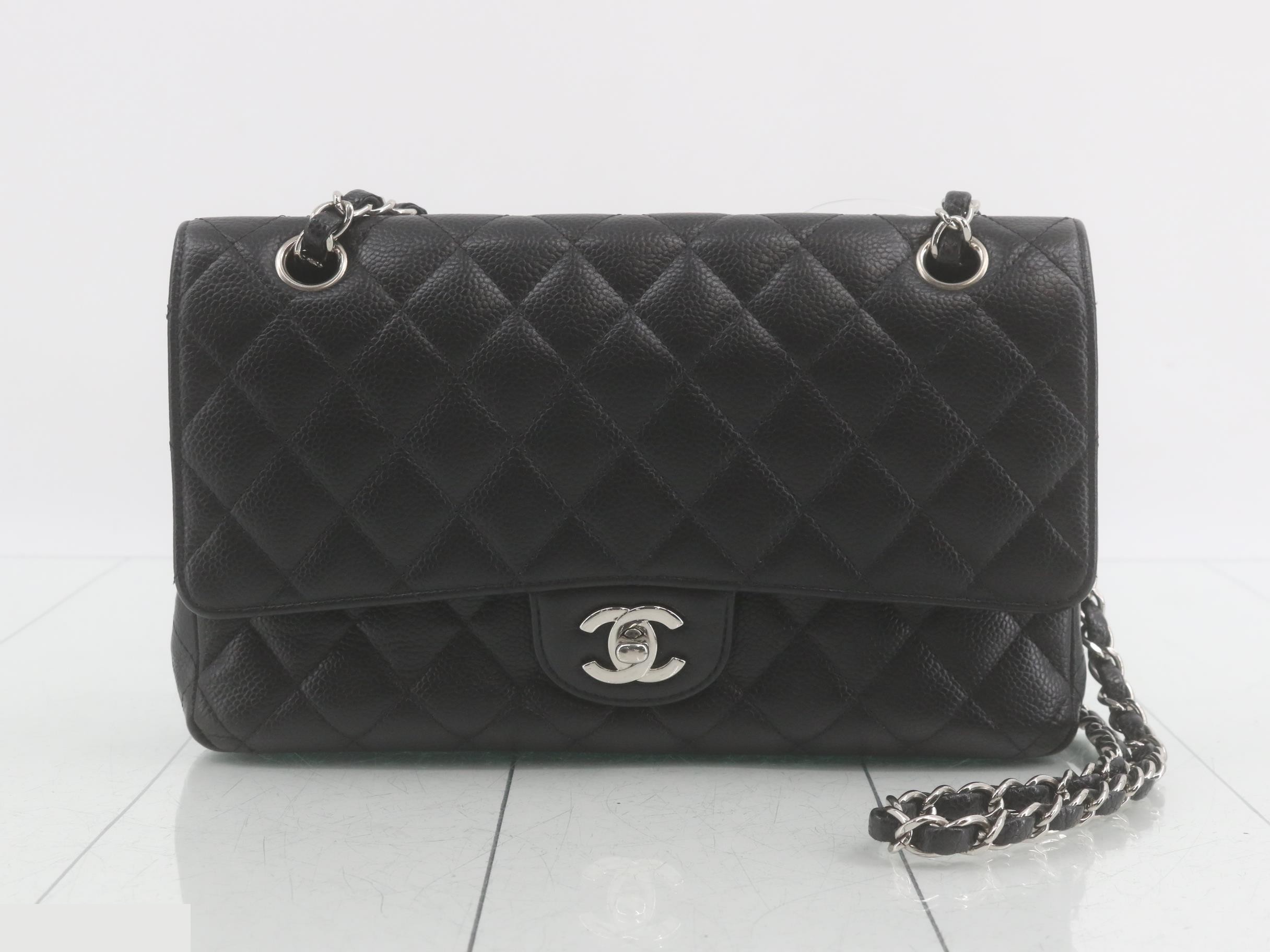 Caviar Double Flap 25 Shoulder Bag, Serial Number 18
