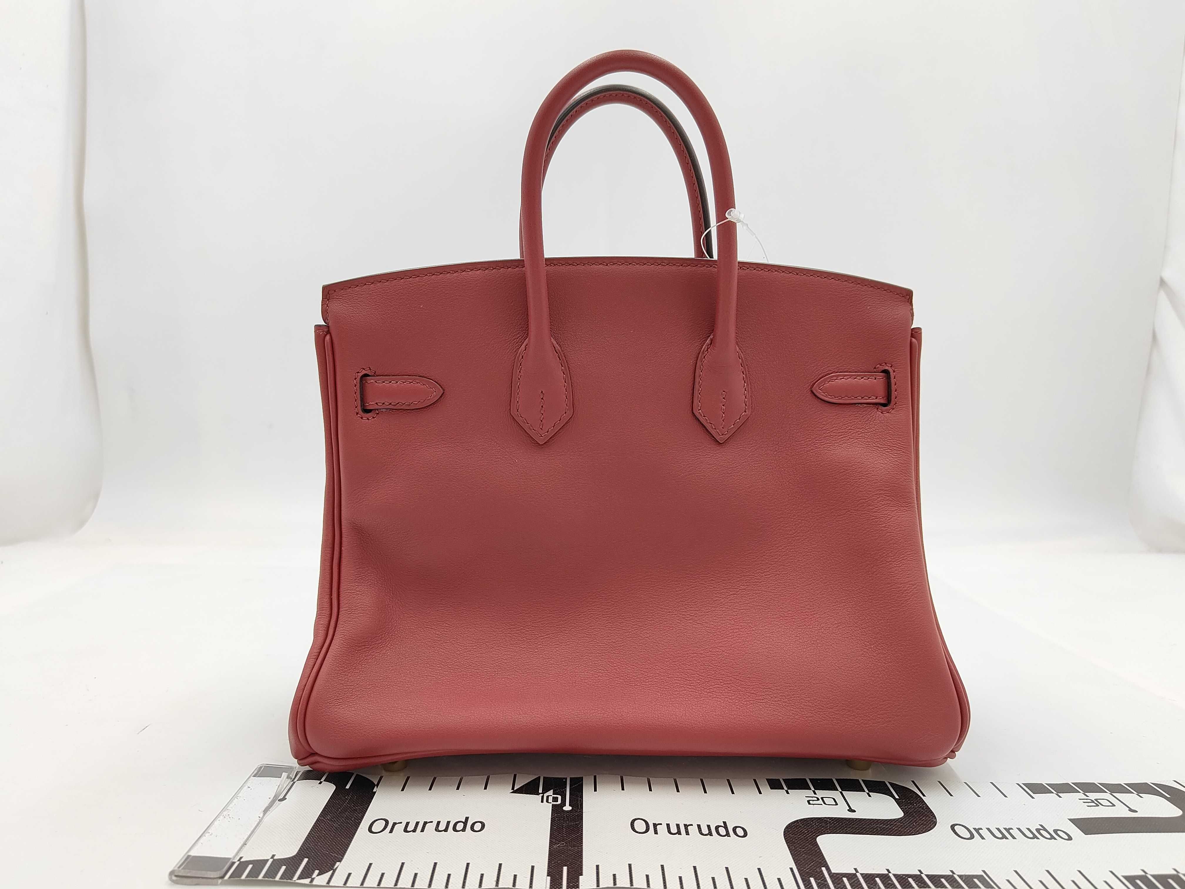 Birkin 25 Swift Leather Rouge H Gold Hardware C Stamp Handbag — view 2