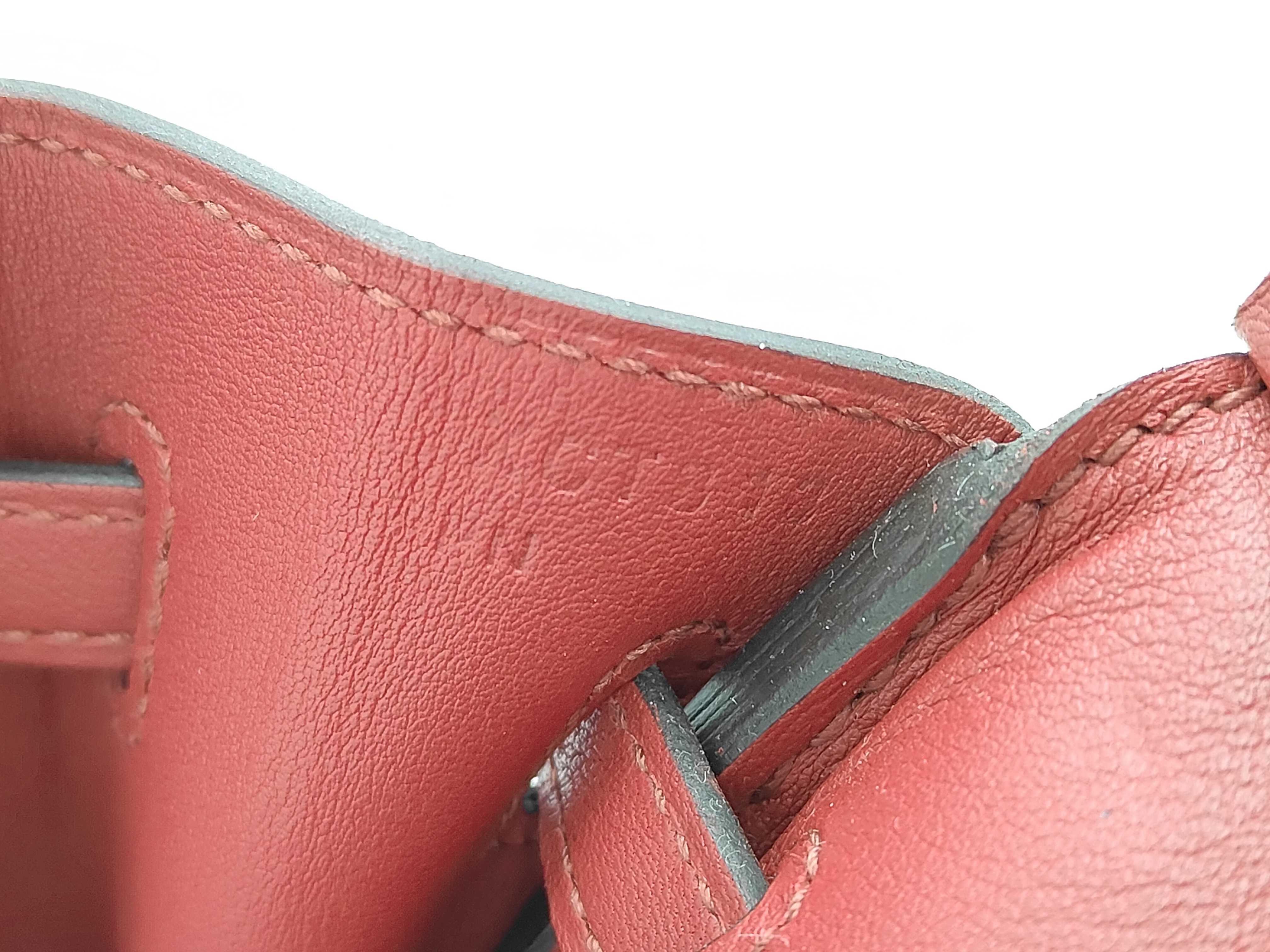Birkin 25 Swift Leather Rouge H Gold Hardware C Stamp Handbag — view 13