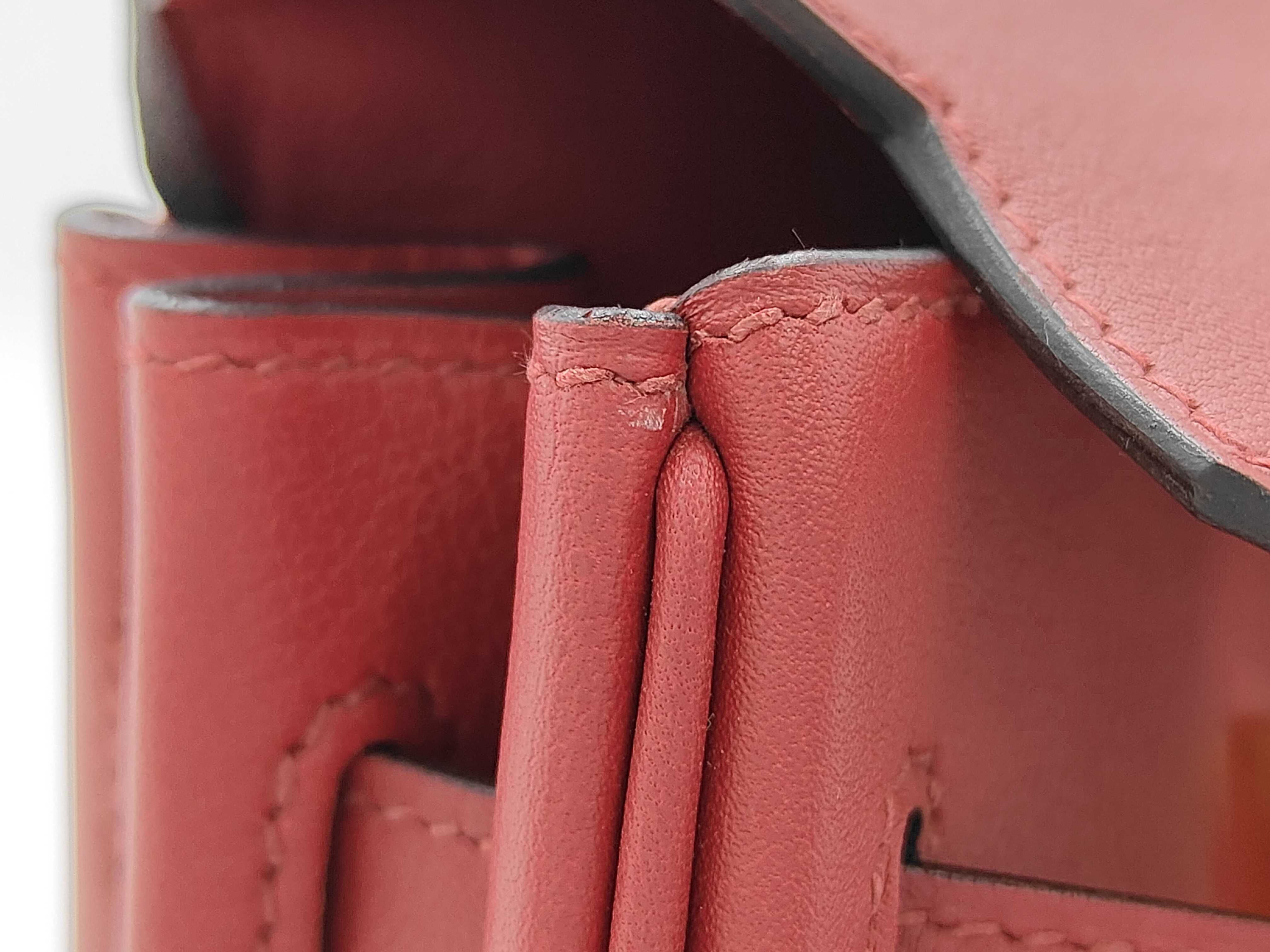 Birkin 25 Swift Leather Rouge H Gold Hardware C Stamp Handbag — view 15