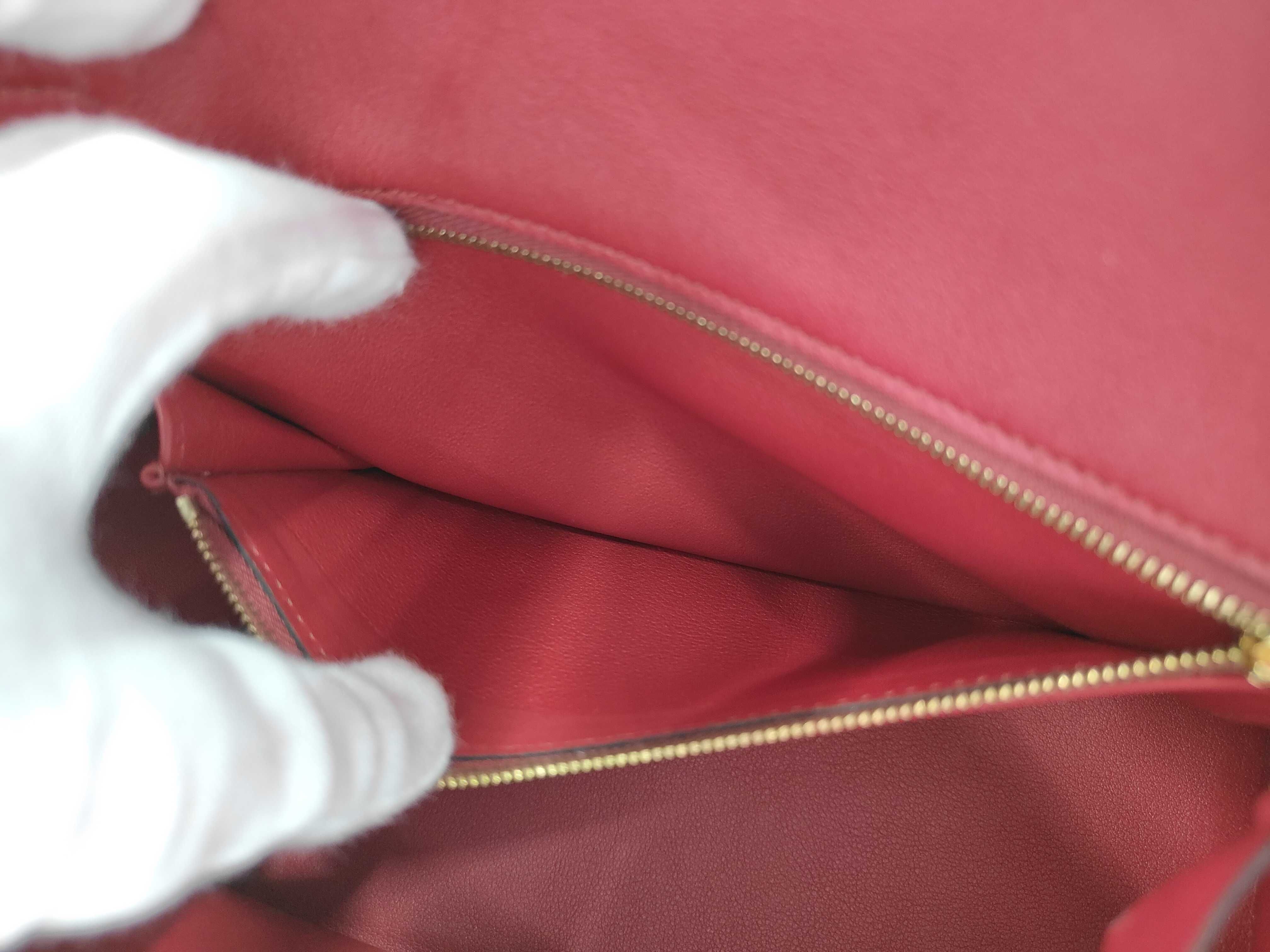 Birkin 25 Swift Leather Rouge H Gold Hardware C Stamp Handbag — view 10