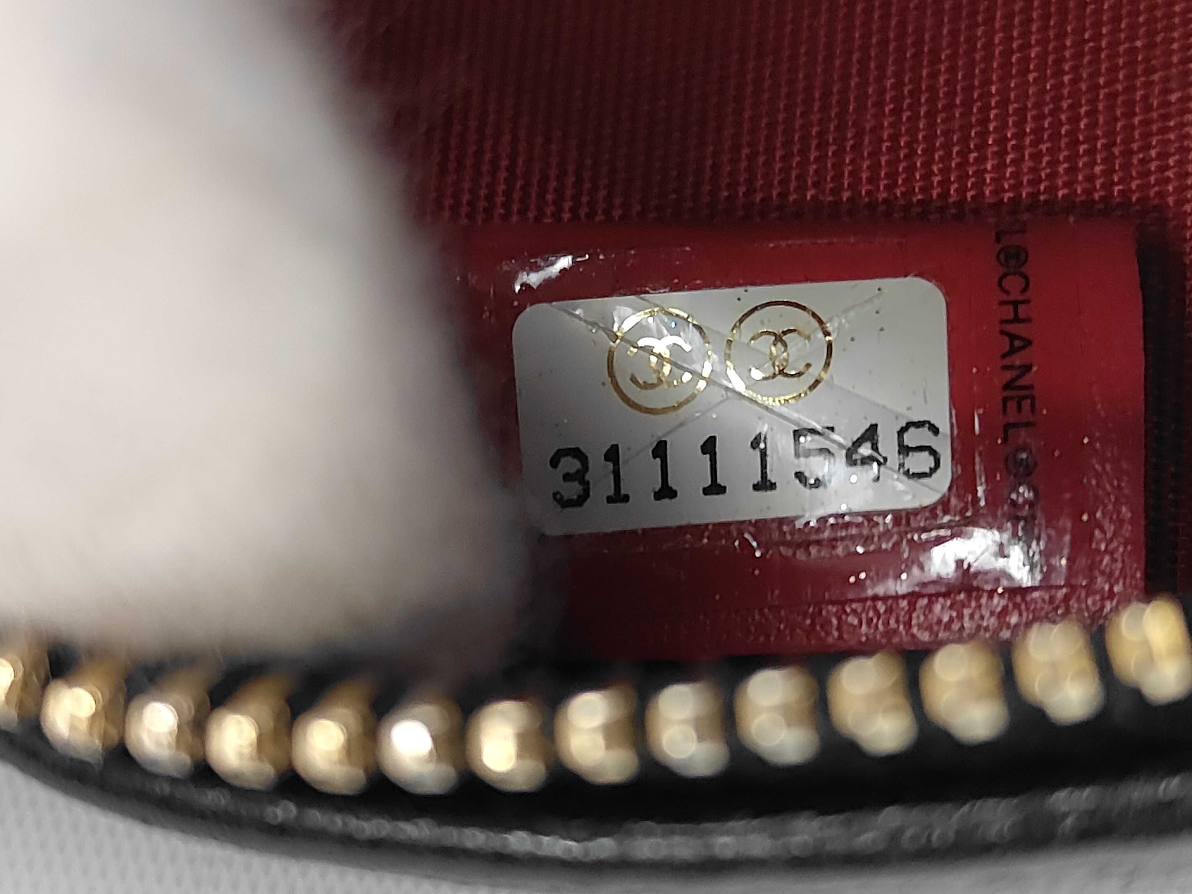 19 Matelassé Shoulder Bag — view 11